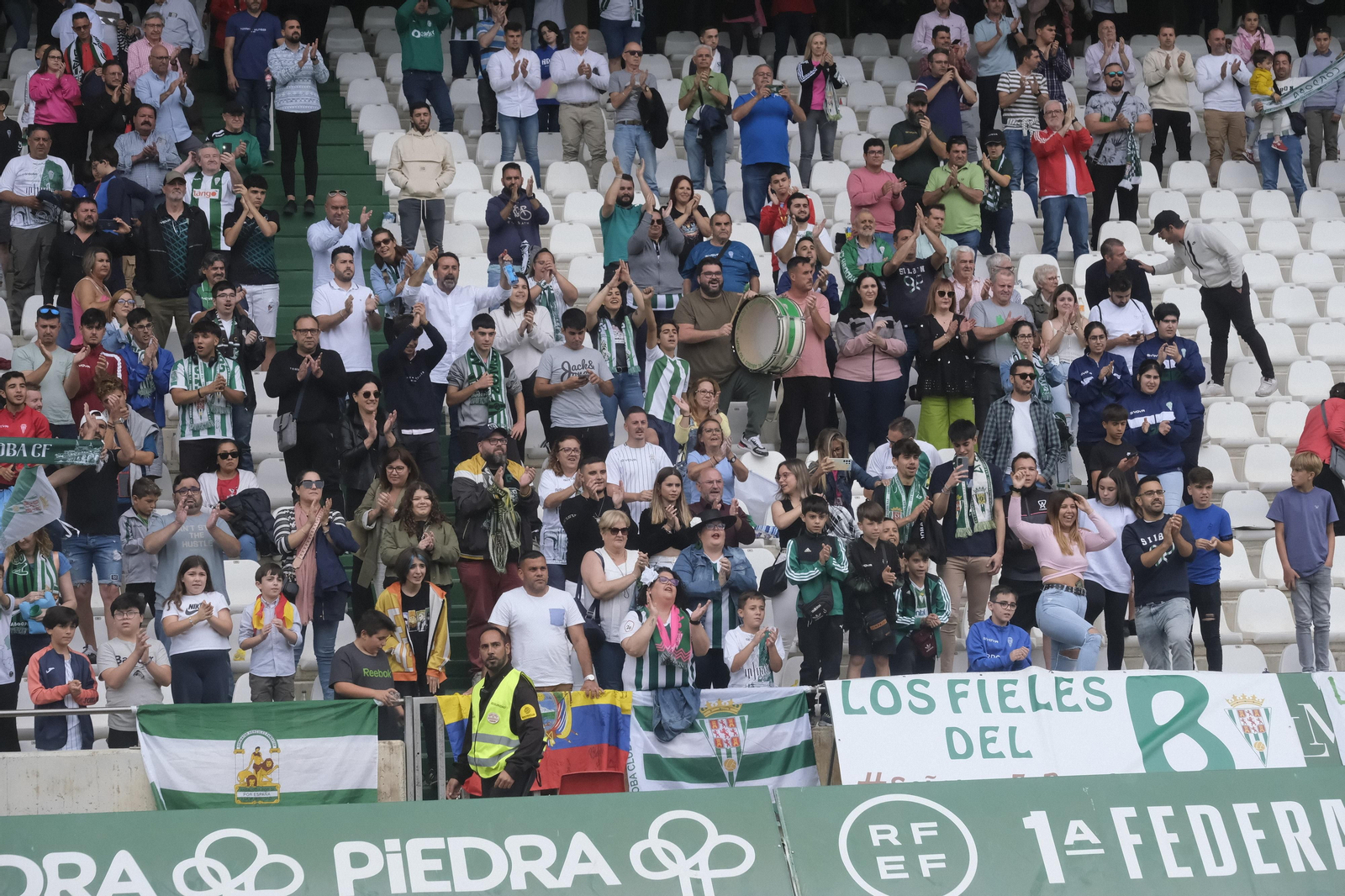 La victoria del Córdoba B ante el Salerm Puente Genil, en imágenes