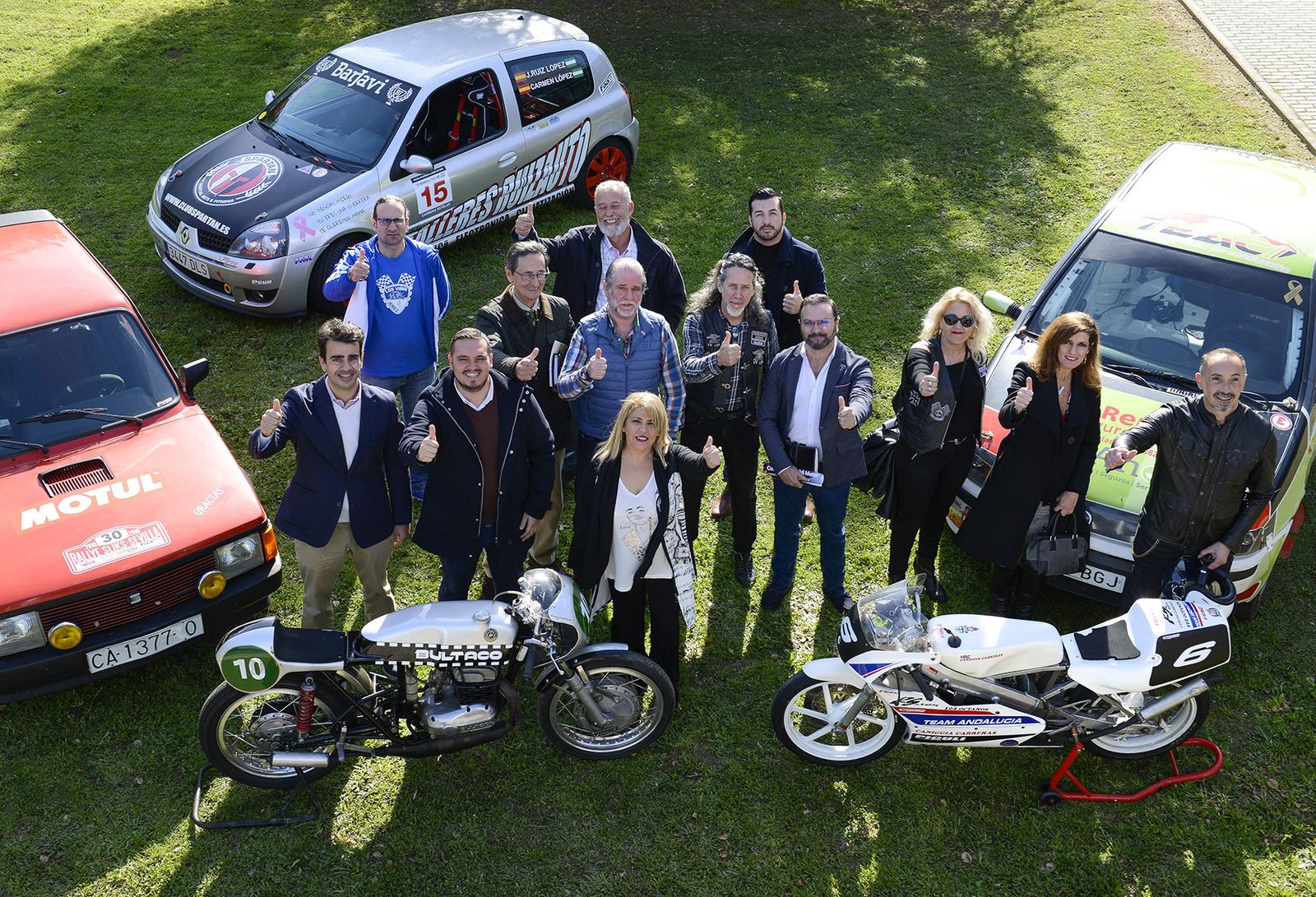 La alcaldesa y los miembros del Consejo Local del Motor, durante la presentación del Gran Premio.