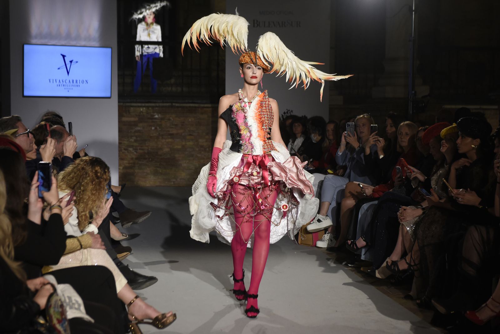 El desfile de Vivascarrión en la pasarela de novia e invitada SIQ 2022, todas las fotos