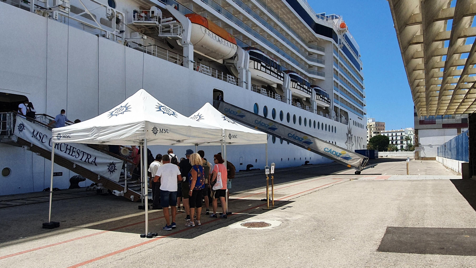 Imágenes del acto de inauguración de la nueva ruta del MSC Orchestra con parada en Cádiz