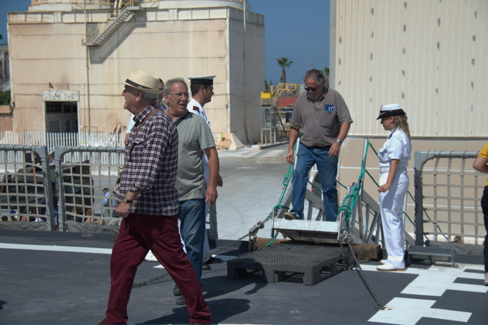 Éxito de participación para ver de cerca el despliegue de las Fuerzas Armadas en Motril