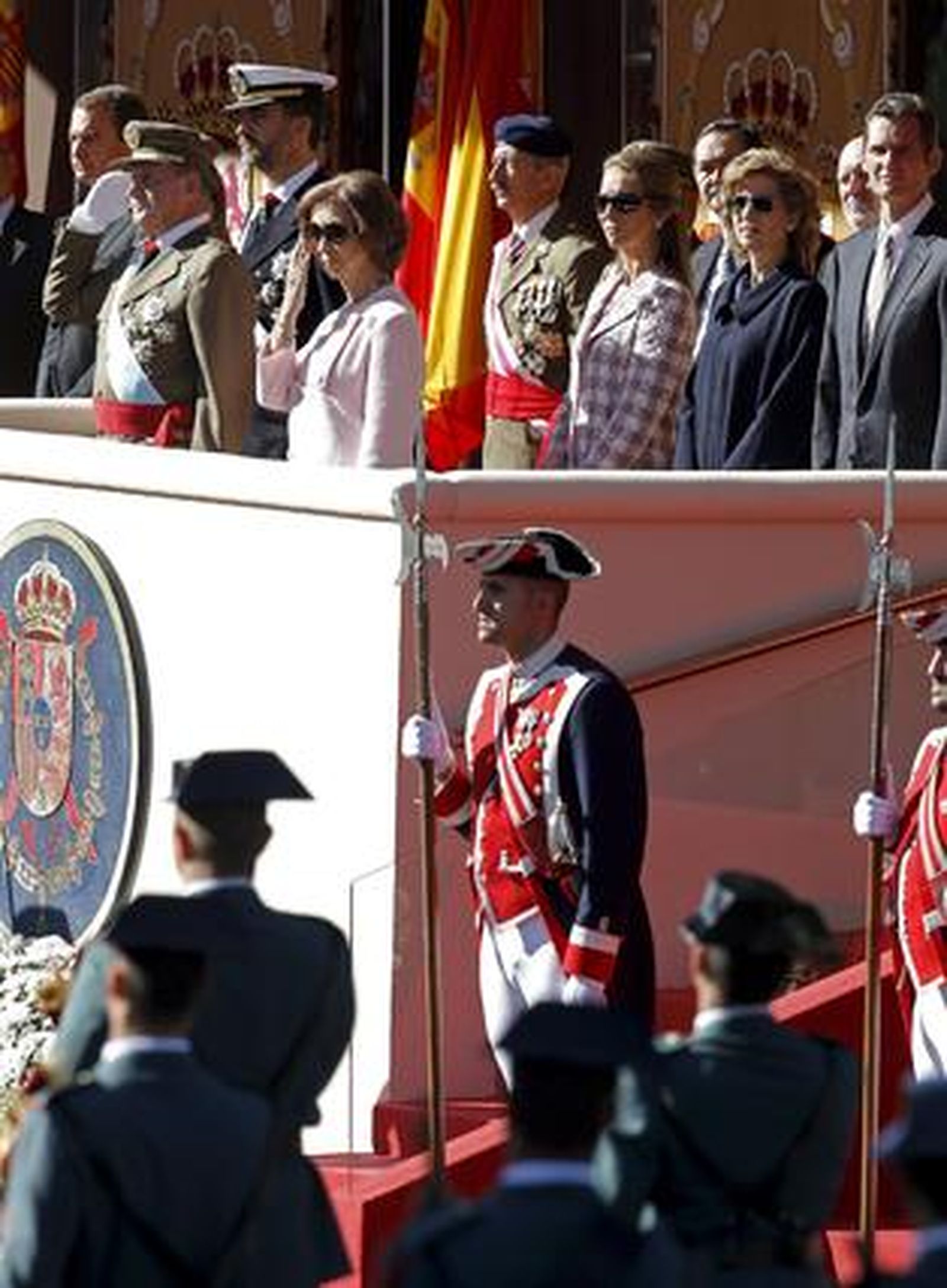 Desfile militar con motivo del día de la Fiesta Nacional. / EFE
