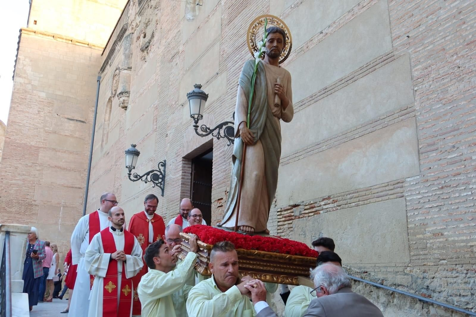 La copatrona de la ciudad es la Virgen de Las Angustiasm que se celebra en junio