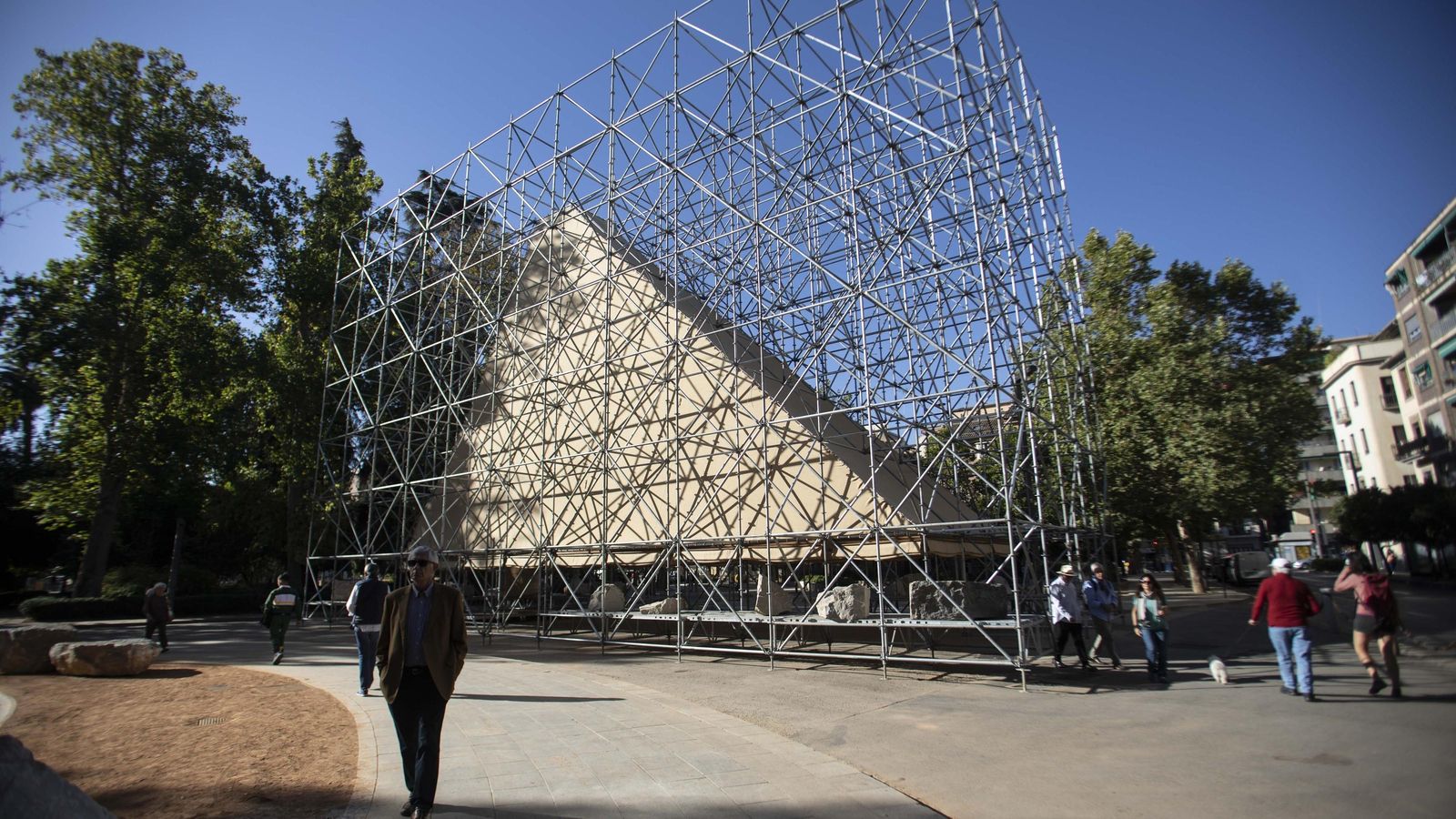 El pabellón temporal, en el Humilladero.