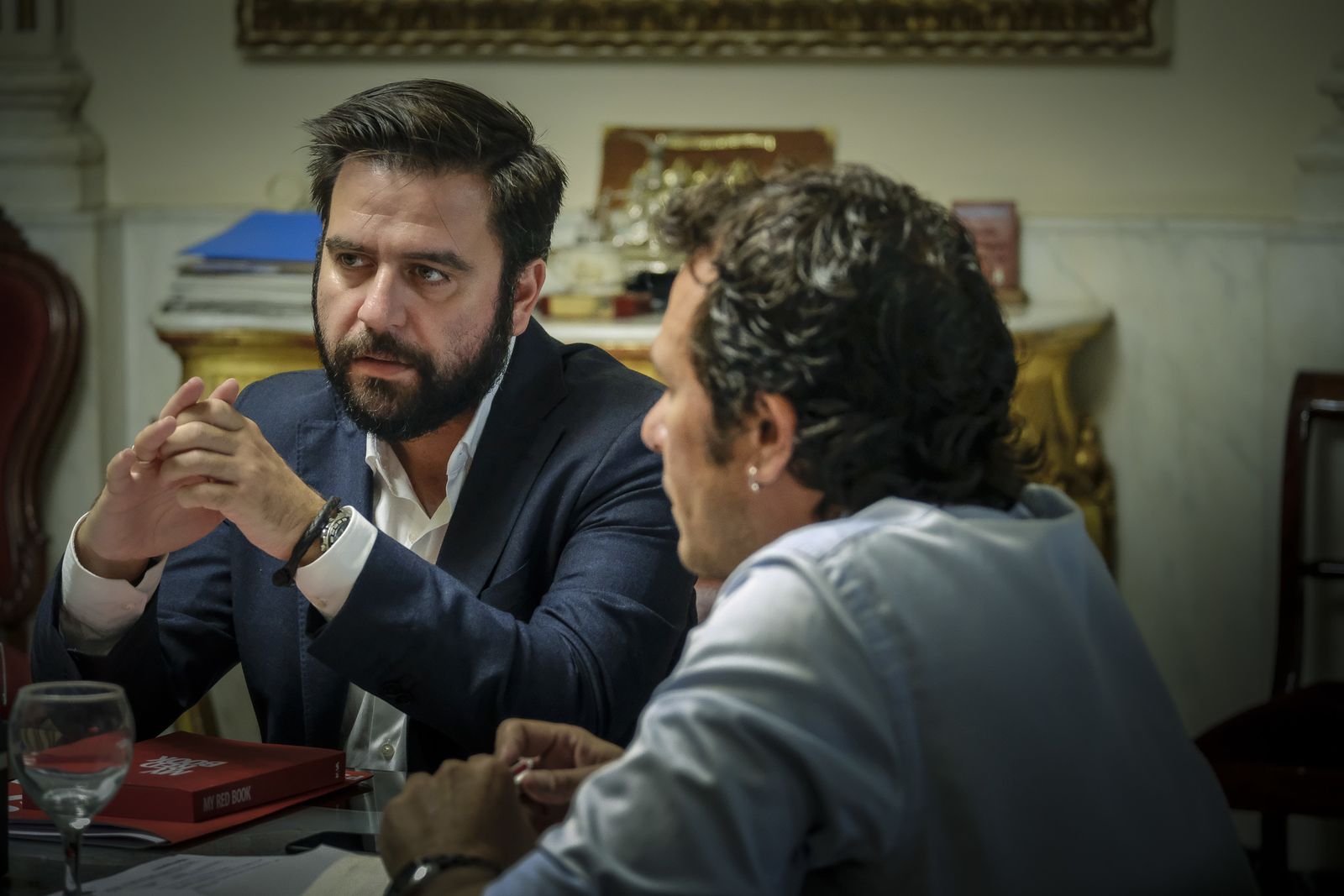 Fran Gonzalez, en una reunión con el alcalde en el Ayuntamiento.