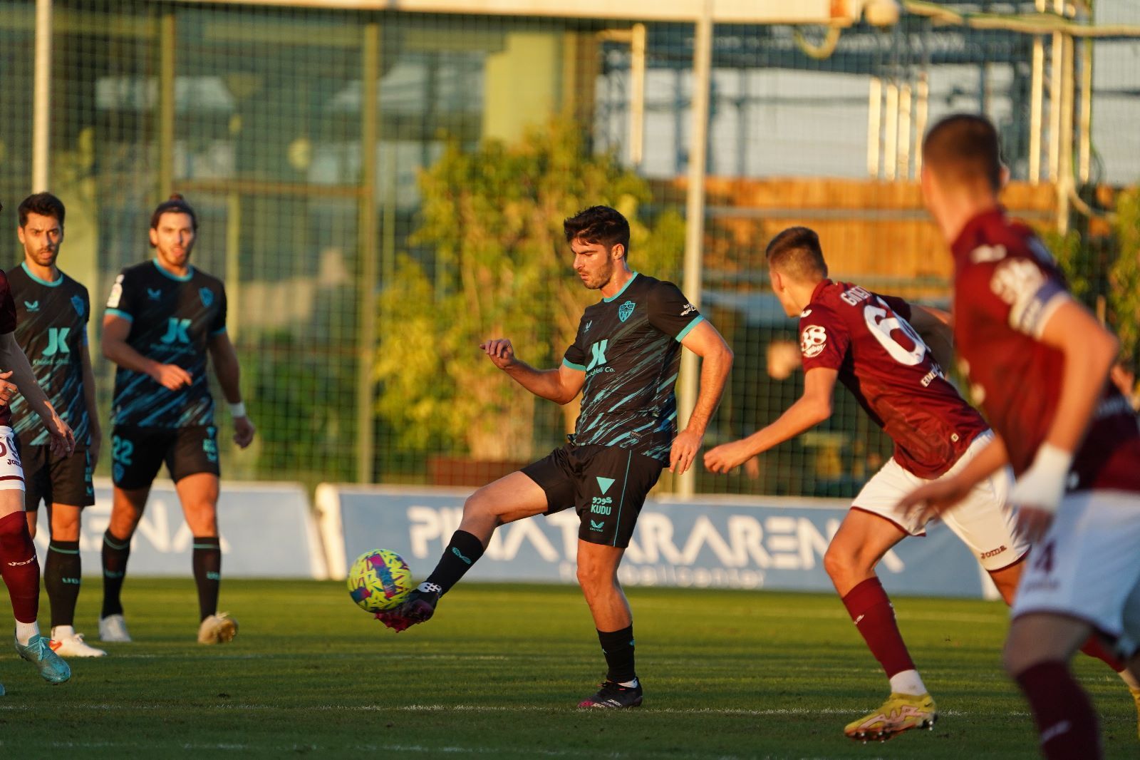 Las fotos del primer encuentro de la historia del Almería ante un rival italiano