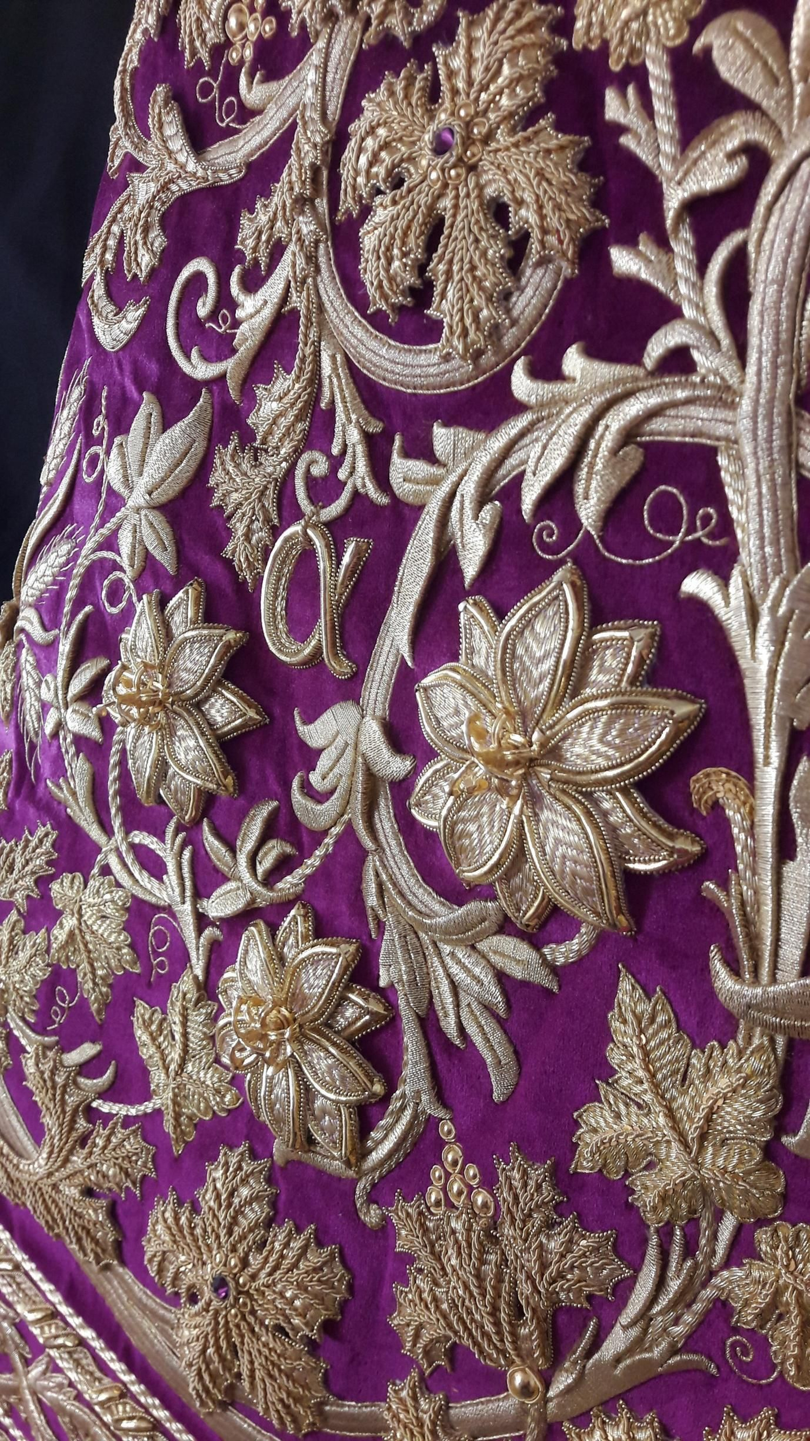 Las imágenes de la túnica del centenario el Señor de Pasión