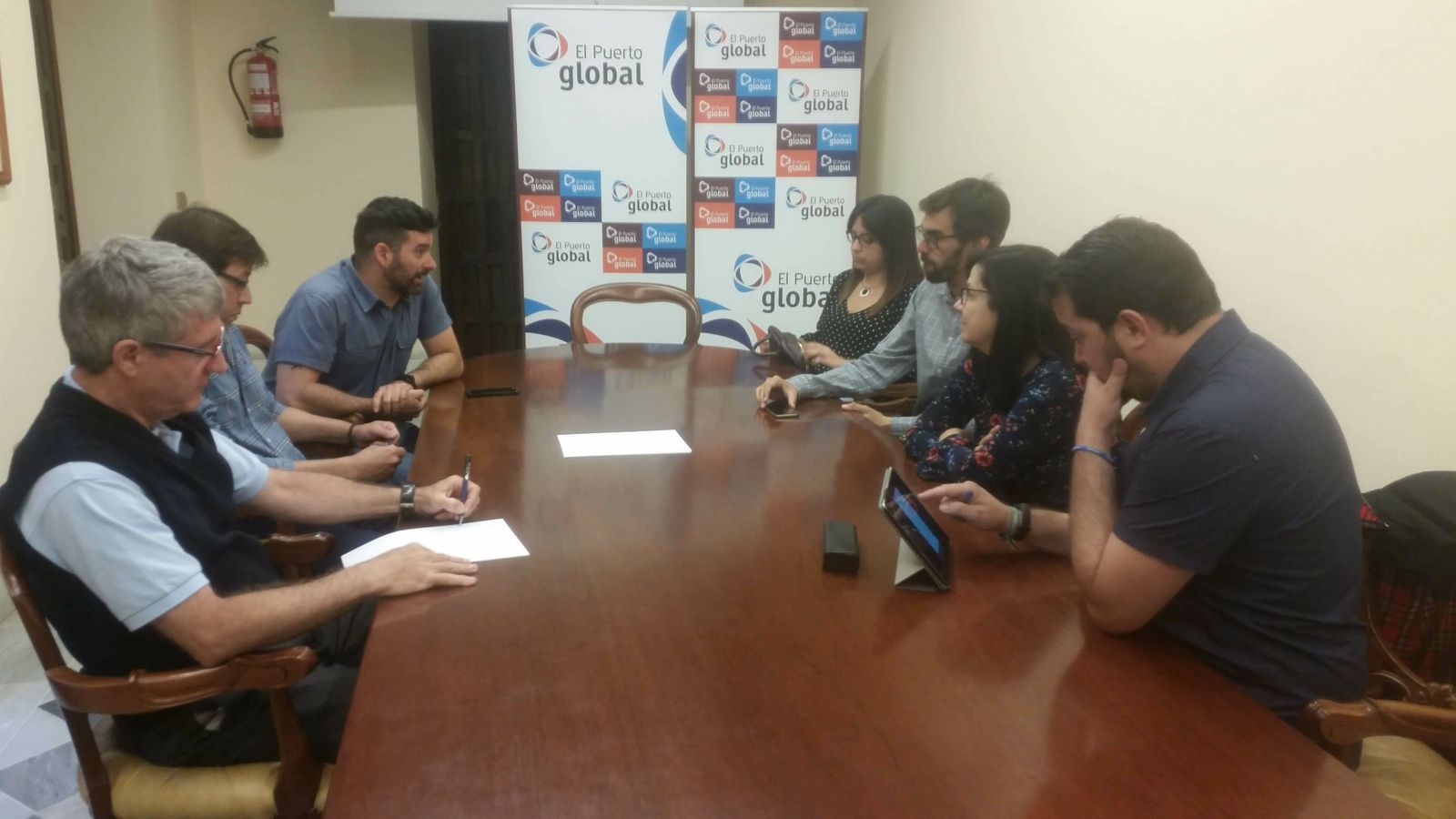 Una imagen de la reunión mantenida en la empresa municipal El Puerto Global.