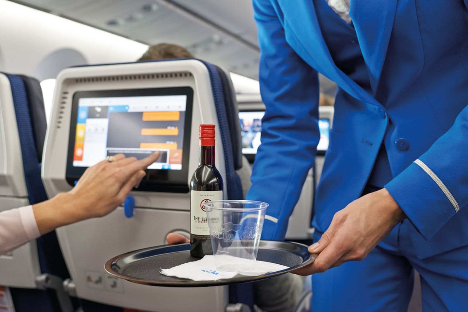 El alcohol en un vuelo agrava sus efectos.