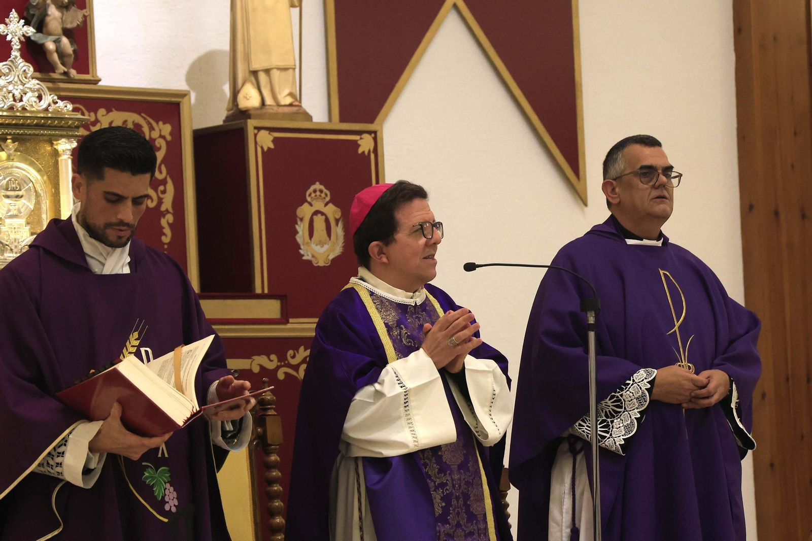 Ramón Valdivia, administrador apostólico de la Diócesis de Cádiz y Ceuta, realiza su primera visita al Campo de Gibraltar con una misa en la iglesia del Saladillo, en Algeciras