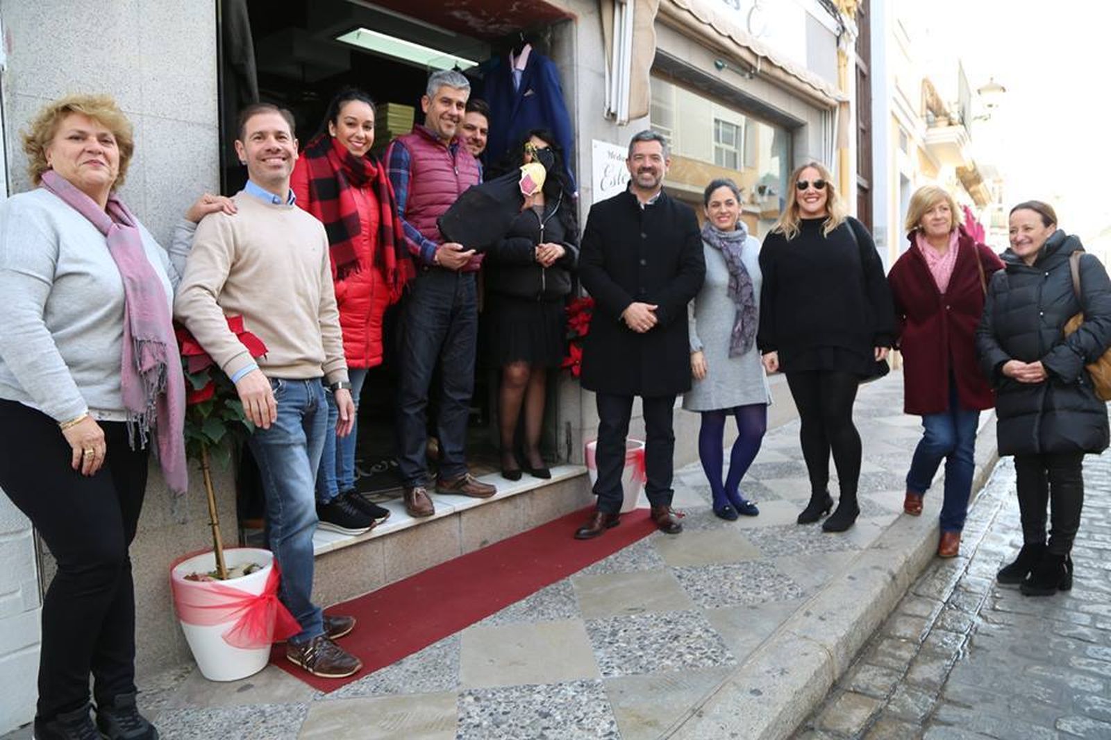 Entrega de premios del reciente concurso navideño de escaparatismo.