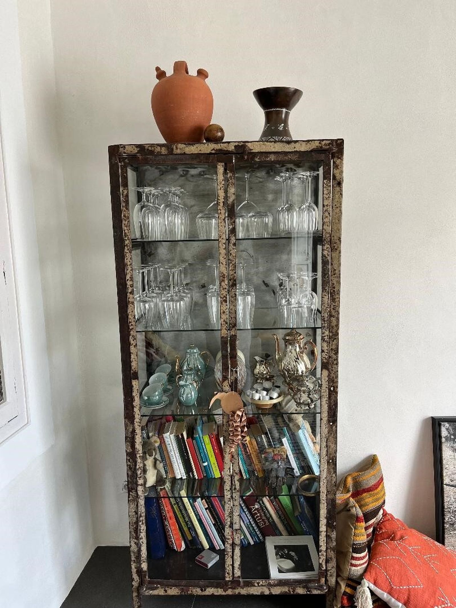 Imágenes de la casa de una artista en el casco antiguo de Medina Sidonia