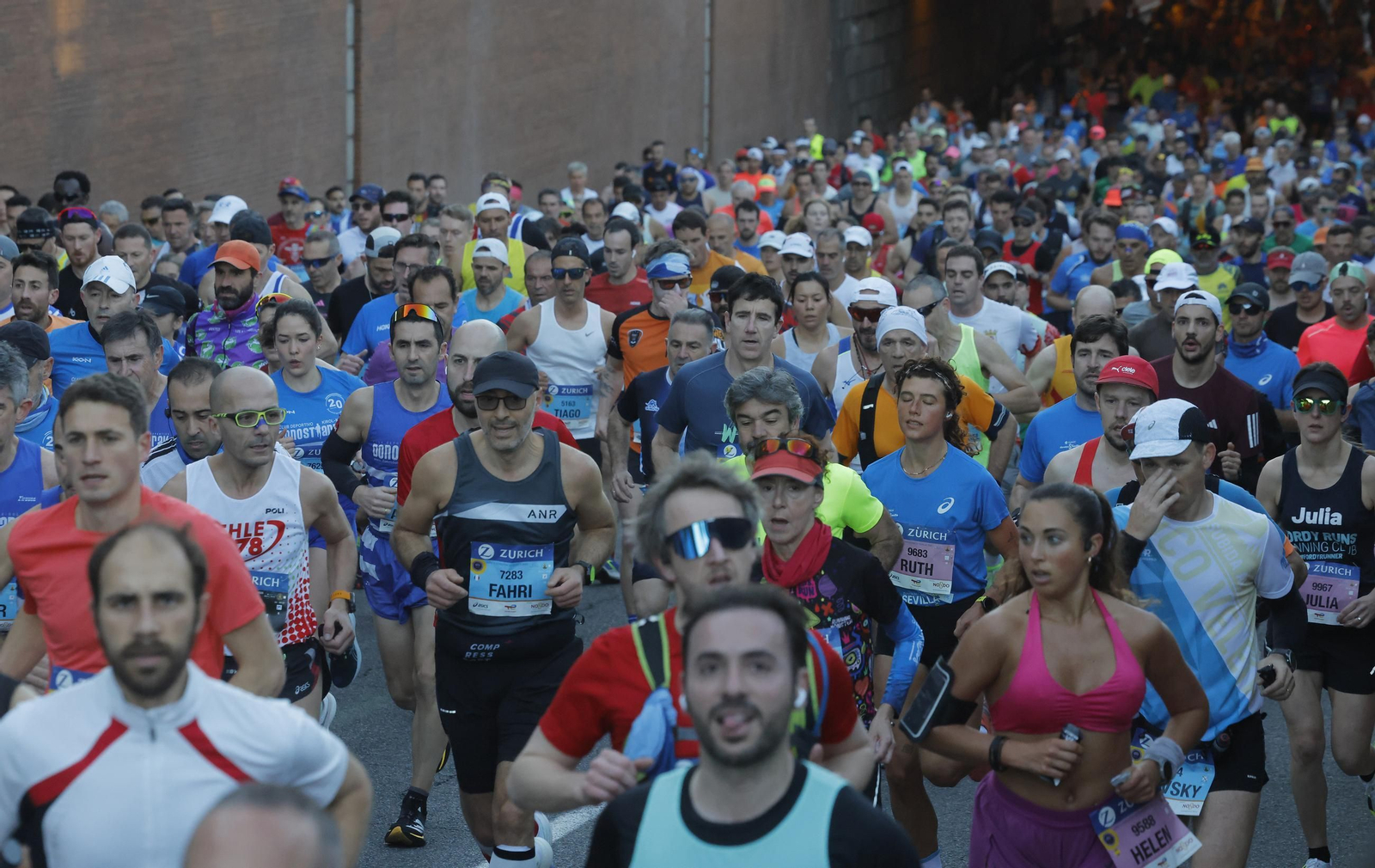 Búscate en el Zurich Maratón de Sevilla 2025