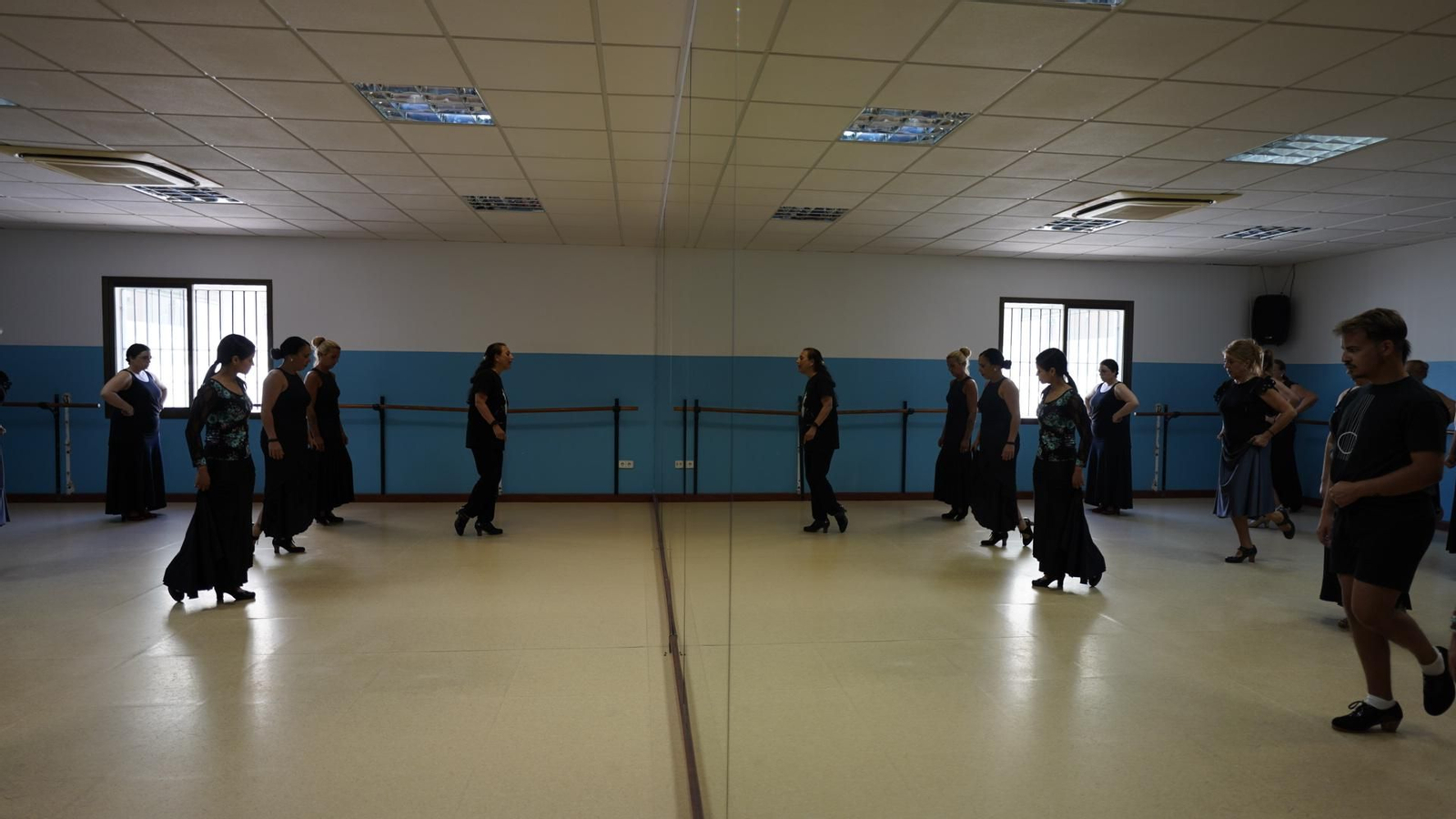 Fotos de la masterclass de baile flamenco impartido por La Lupi y de la exposición "10 años cantando a Paco" de José Mera