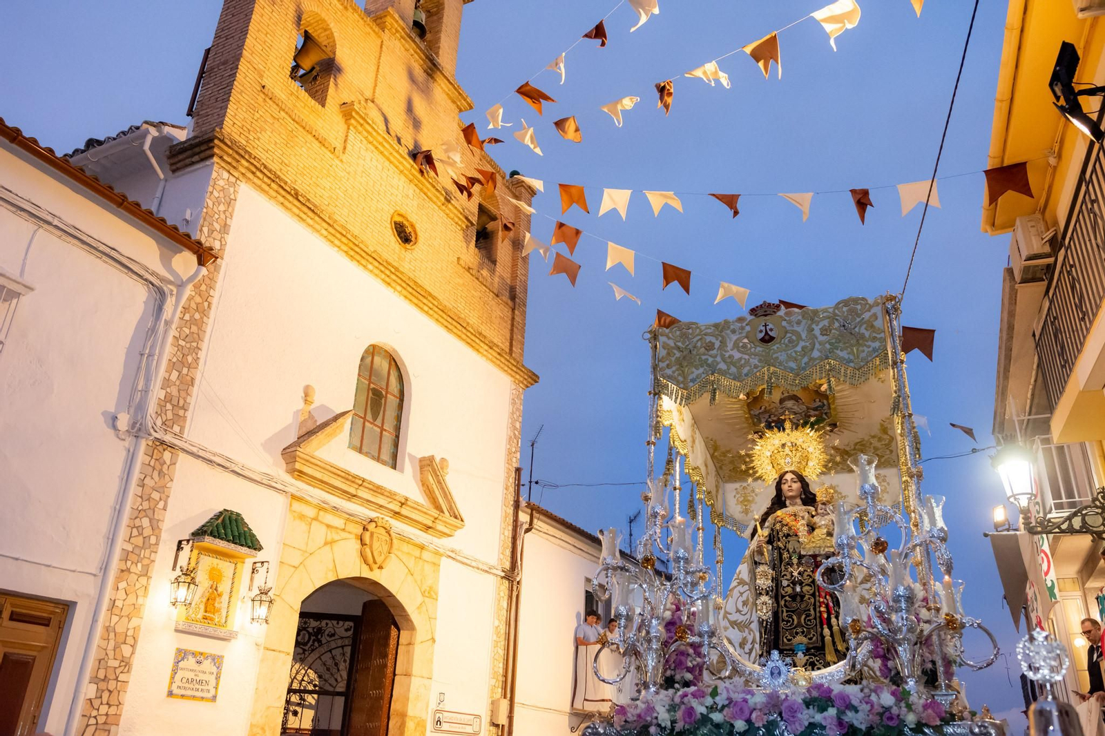 Las mejores imágenes de la procesión de clausura del Año Jubilar de la Virgen del Carmen en Rute