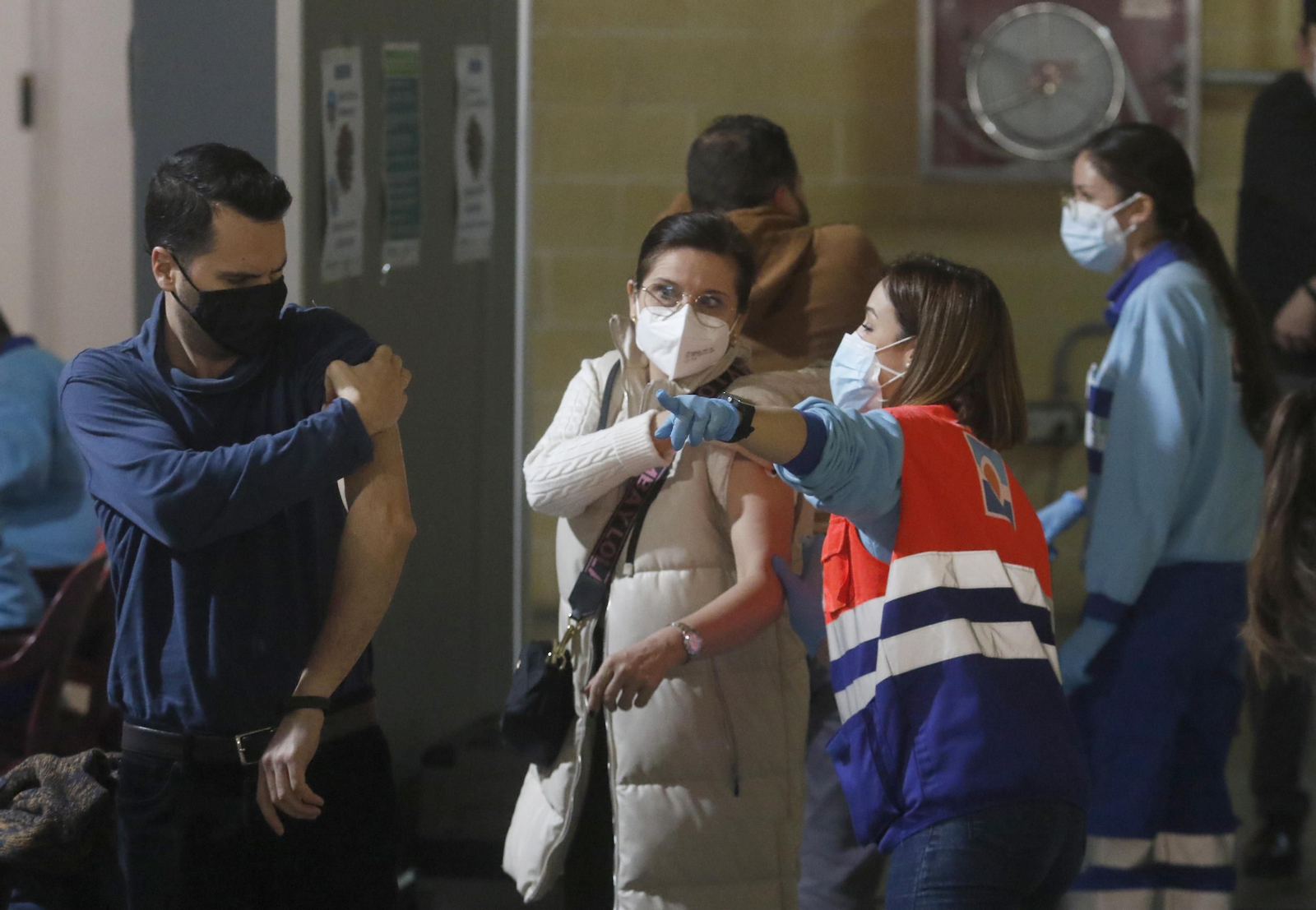 Las fotos de la vacunación contra el coronavirus en Vista Alegre a los profesores de Córdoba