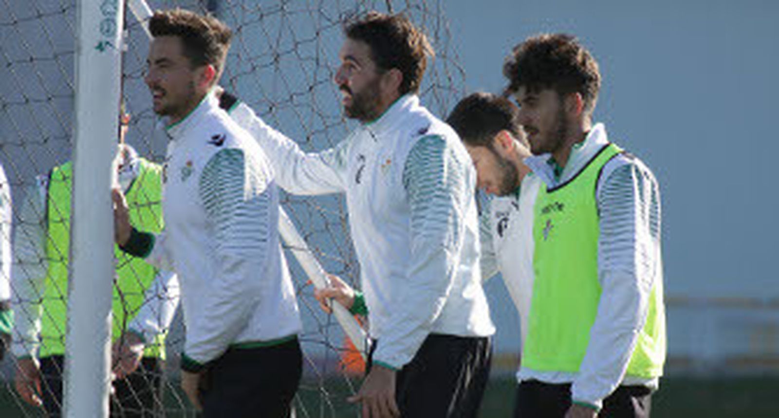 Rennella, Jordi y Dani Ceballos, las tres posibles caras nuevas del Betis frente a Osasuna. / Juan Carlos Muñoz