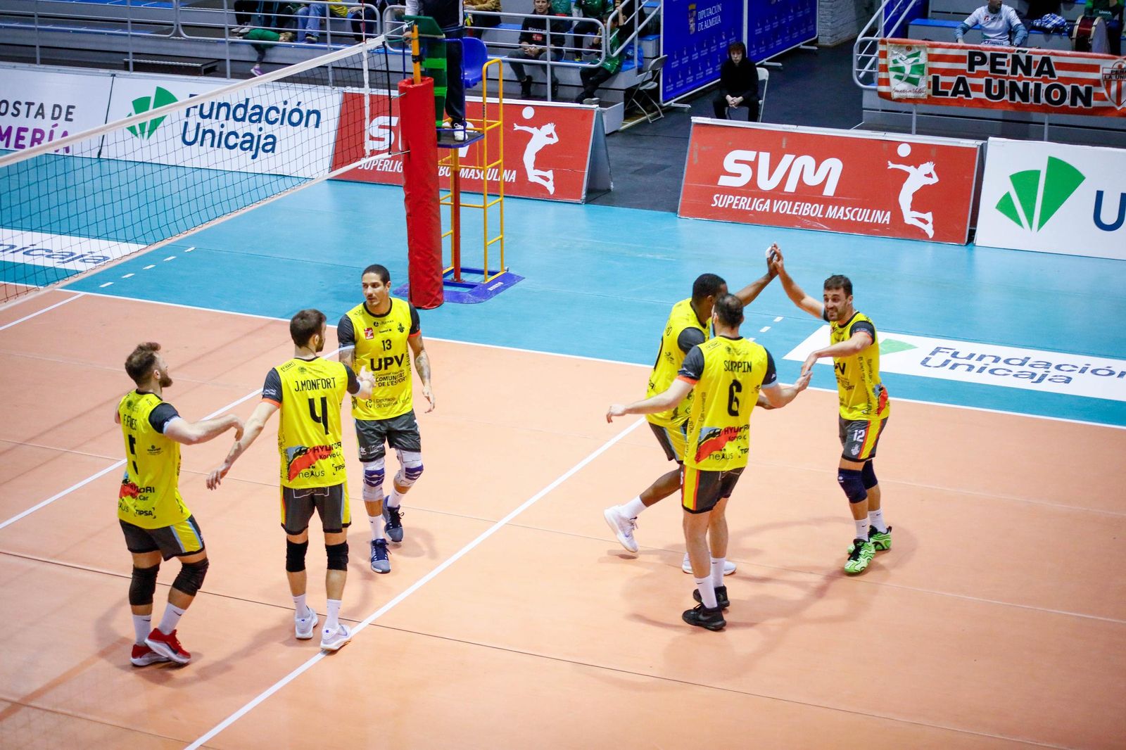 Las imágenes del Unicaja Costa de Almería-Leleman Conqueridor, primer partido del play off por el título de Superliga en Almería