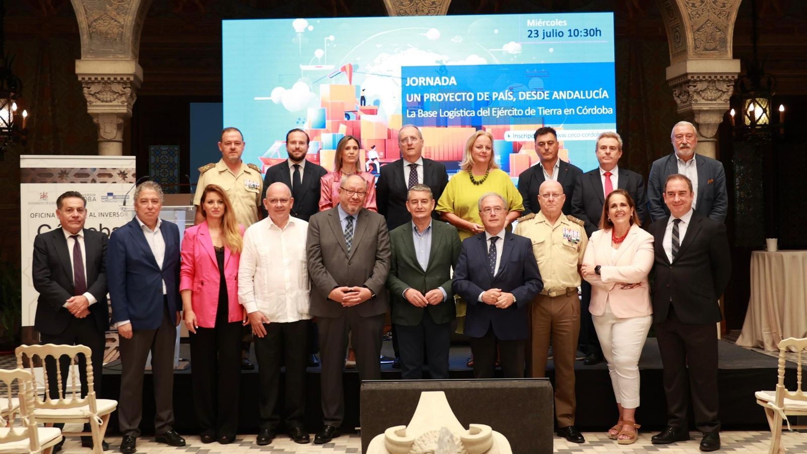 Foto de familia de la jornada de presentación de la Base Logística en Sevilla