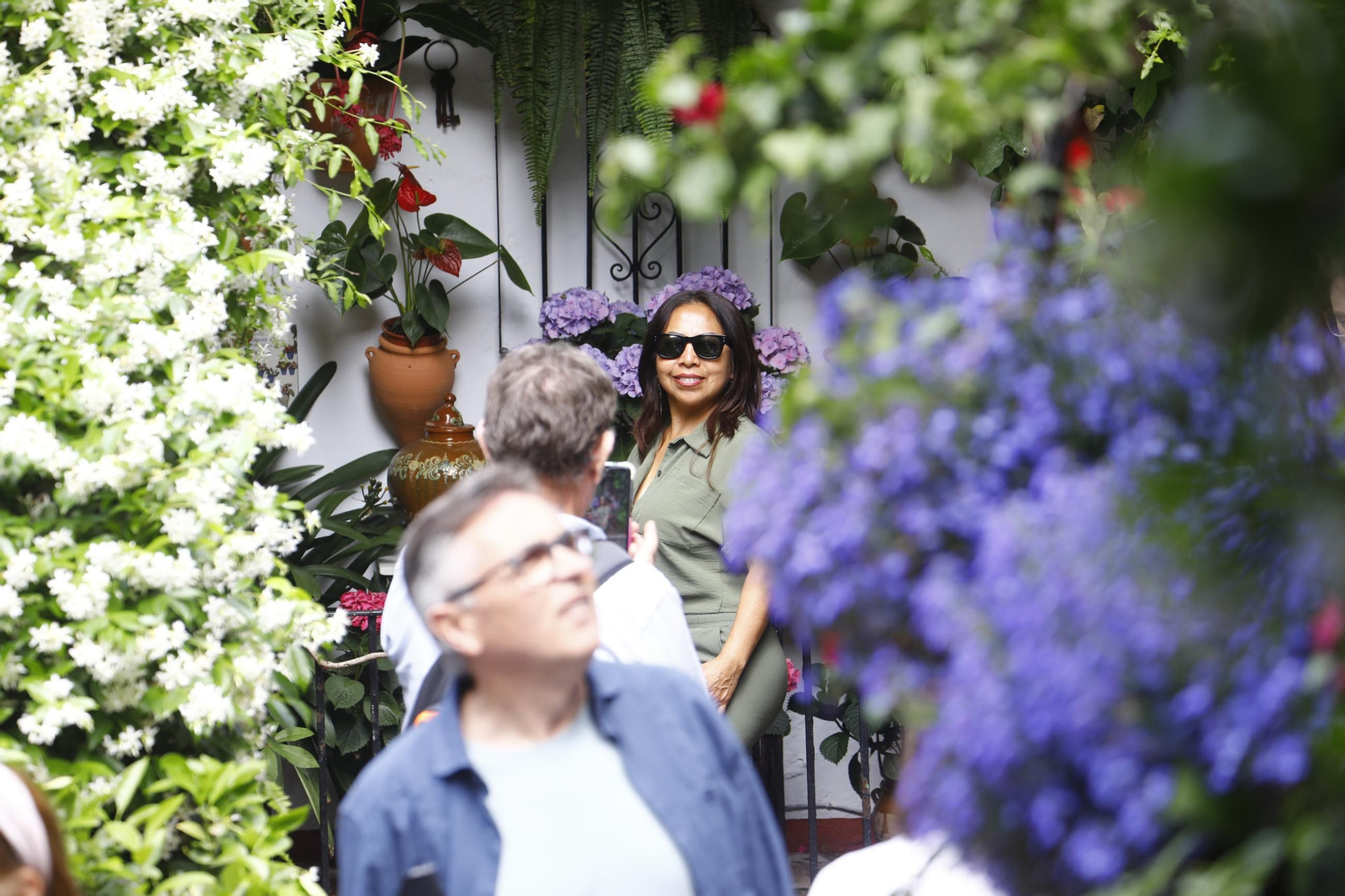 Colas e ilusión en el primer sábado de los Patios de Córdoba, en imágenes