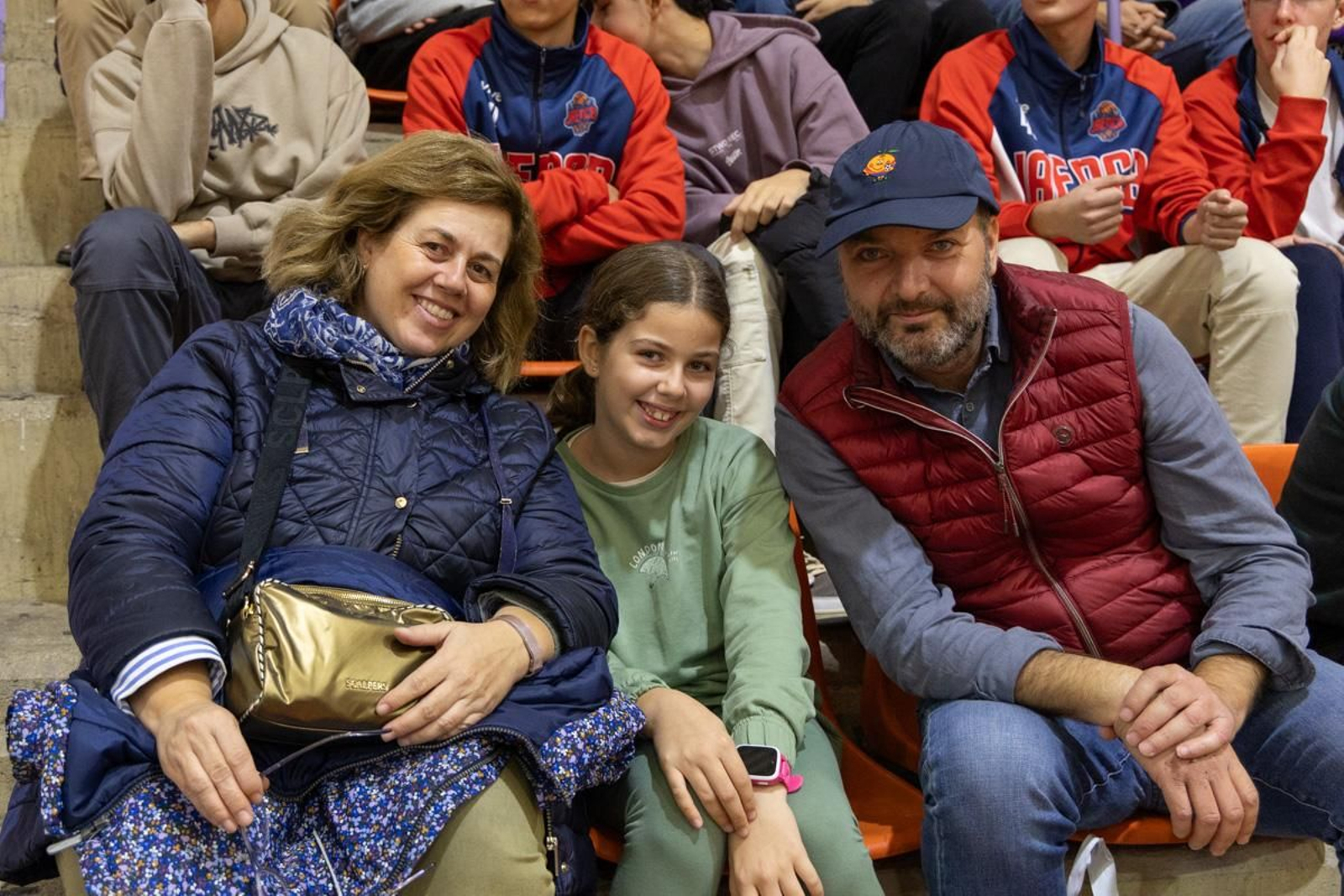 La Salobreja vibra con el derbi de la capital entre Jaén CB y Jaén FS, en imágenes