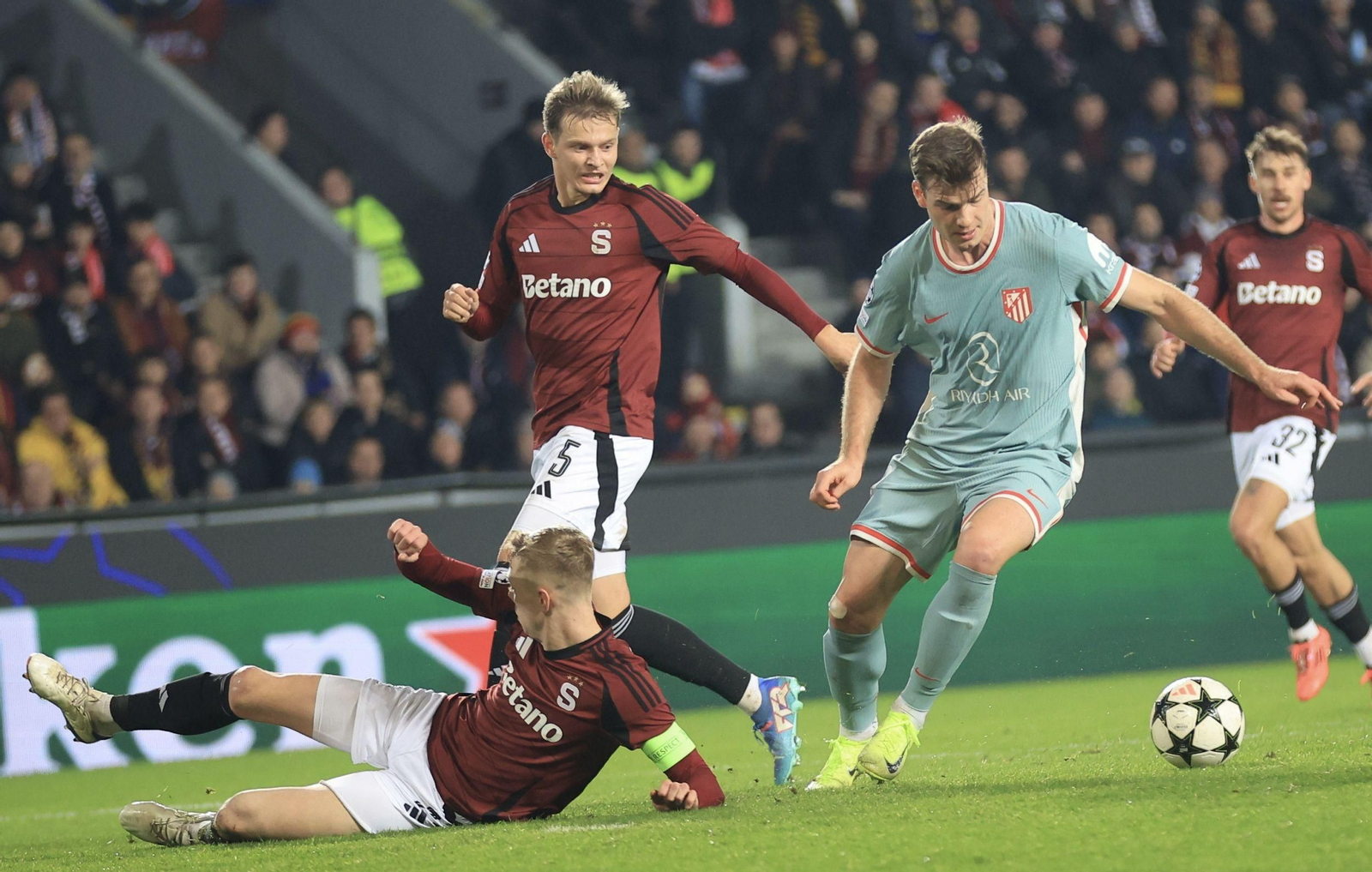 Las fotos de la goleada del Atlético de Madrid al Sparta de Praga