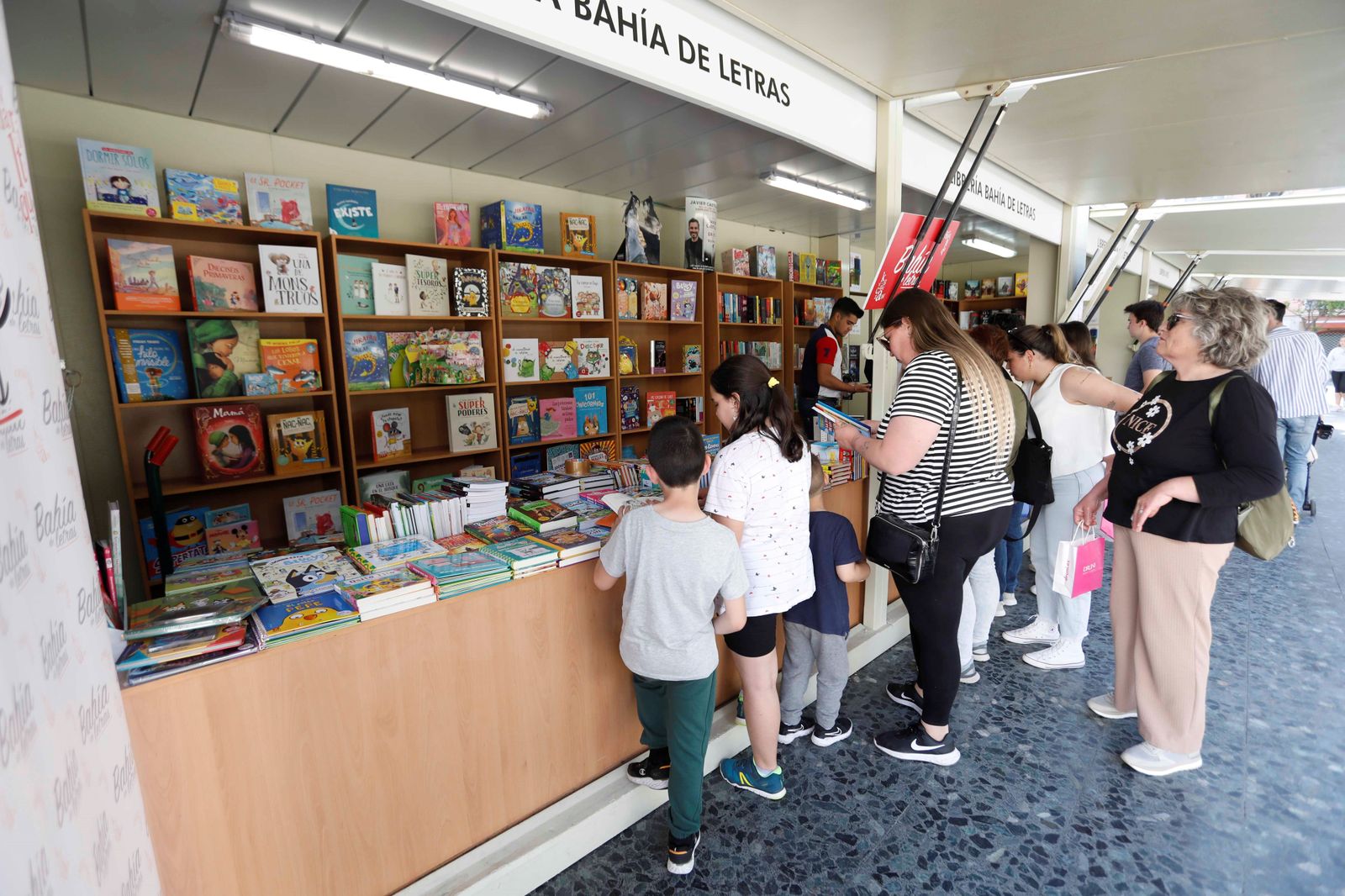 Los libros de César Alfonso Viñas, en la Feria del libro de La Línea.