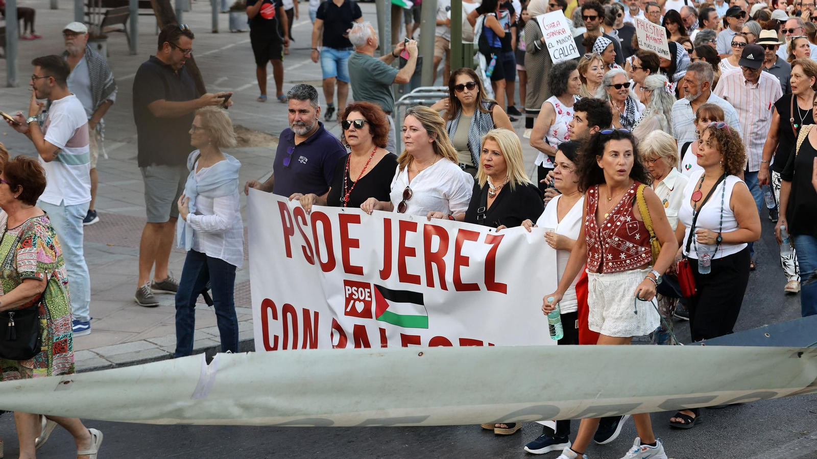 Imágenes de la manifestación 'Jerez con Palestina STOP Genocidio'
