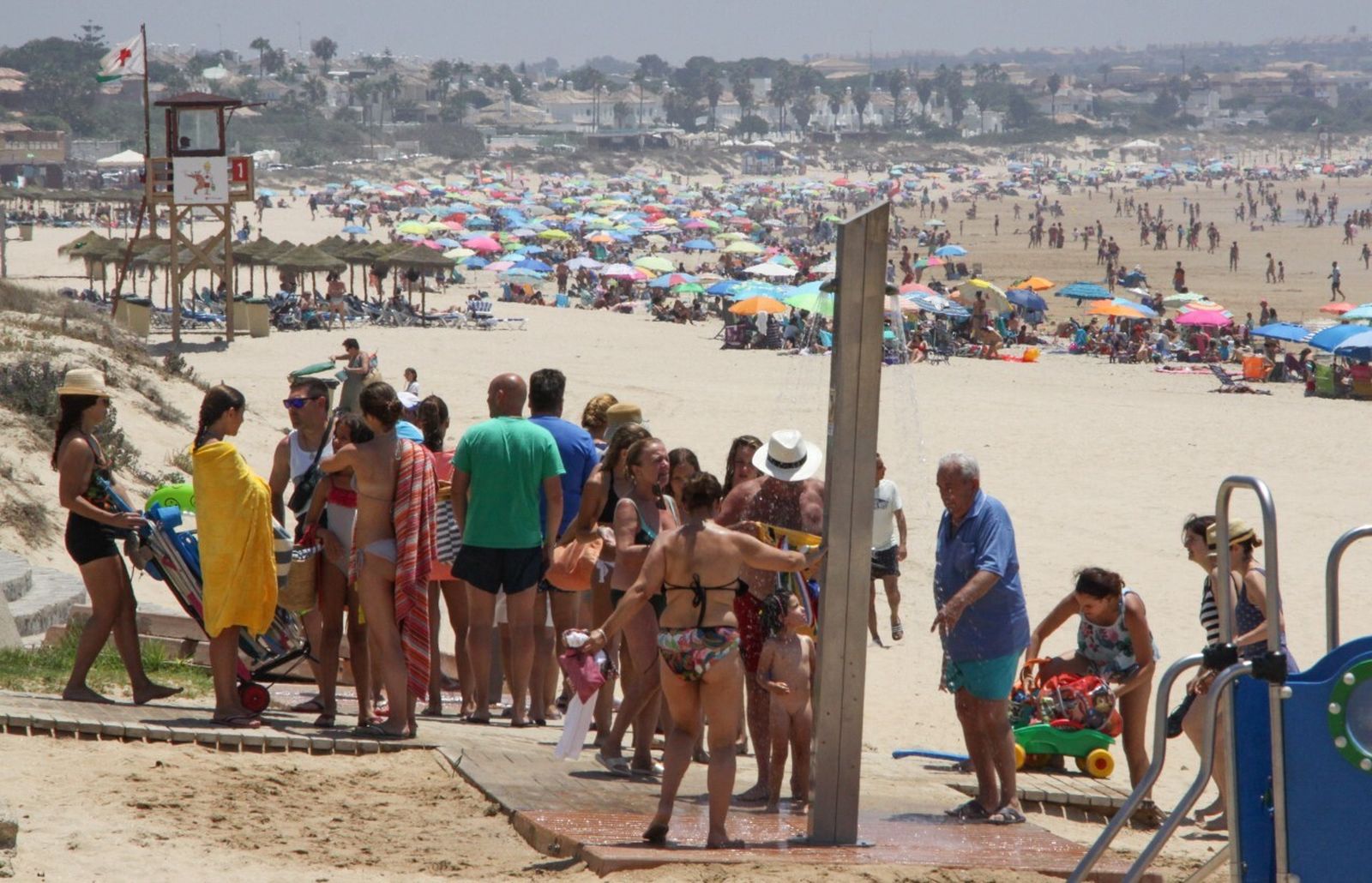 La playa de La Barrosa a mediados de agosto del pasado año.