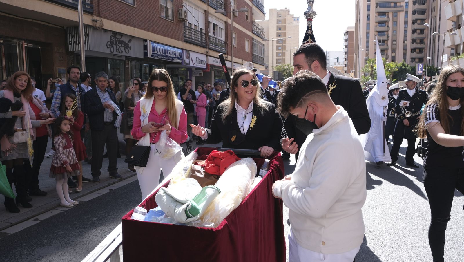 Fotogalería de la procesión de La Borriquita en Almería. Semana Santa 2022.