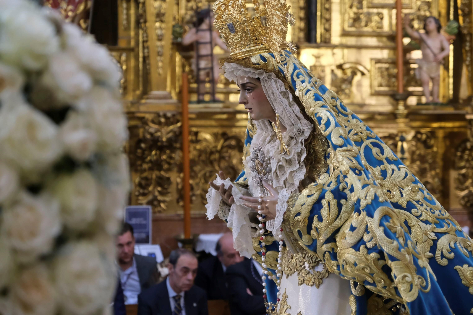El nuevo manto de la Virgen de la Trinidad de Córdoba, en imágenes