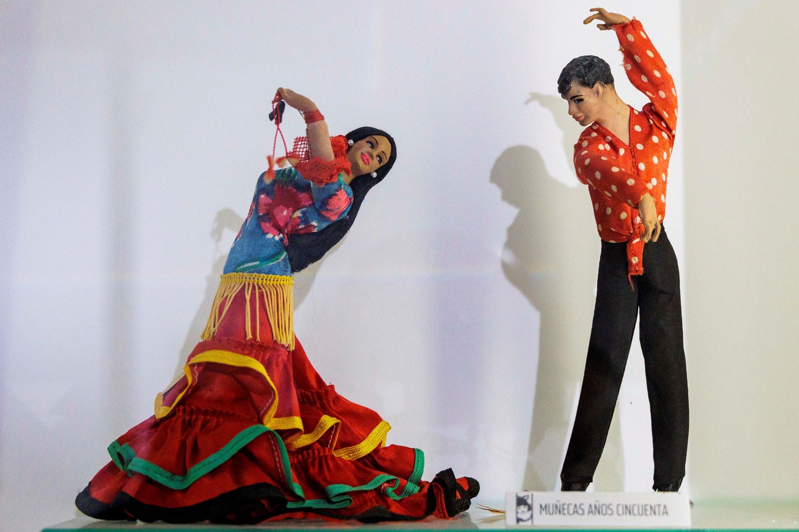 Otras secciones y muñecas de interés en la colección, situada en una de las alas del Centro de Interpretación del Vino y la Sal de Chiclana.