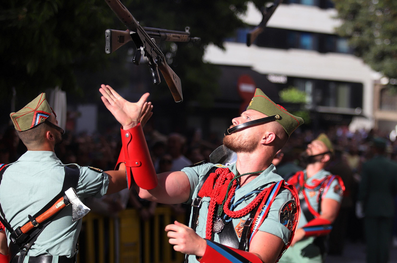 Sábado de Pasión: Imágenes de La Legión con el Cristo de la Vera+Cruz