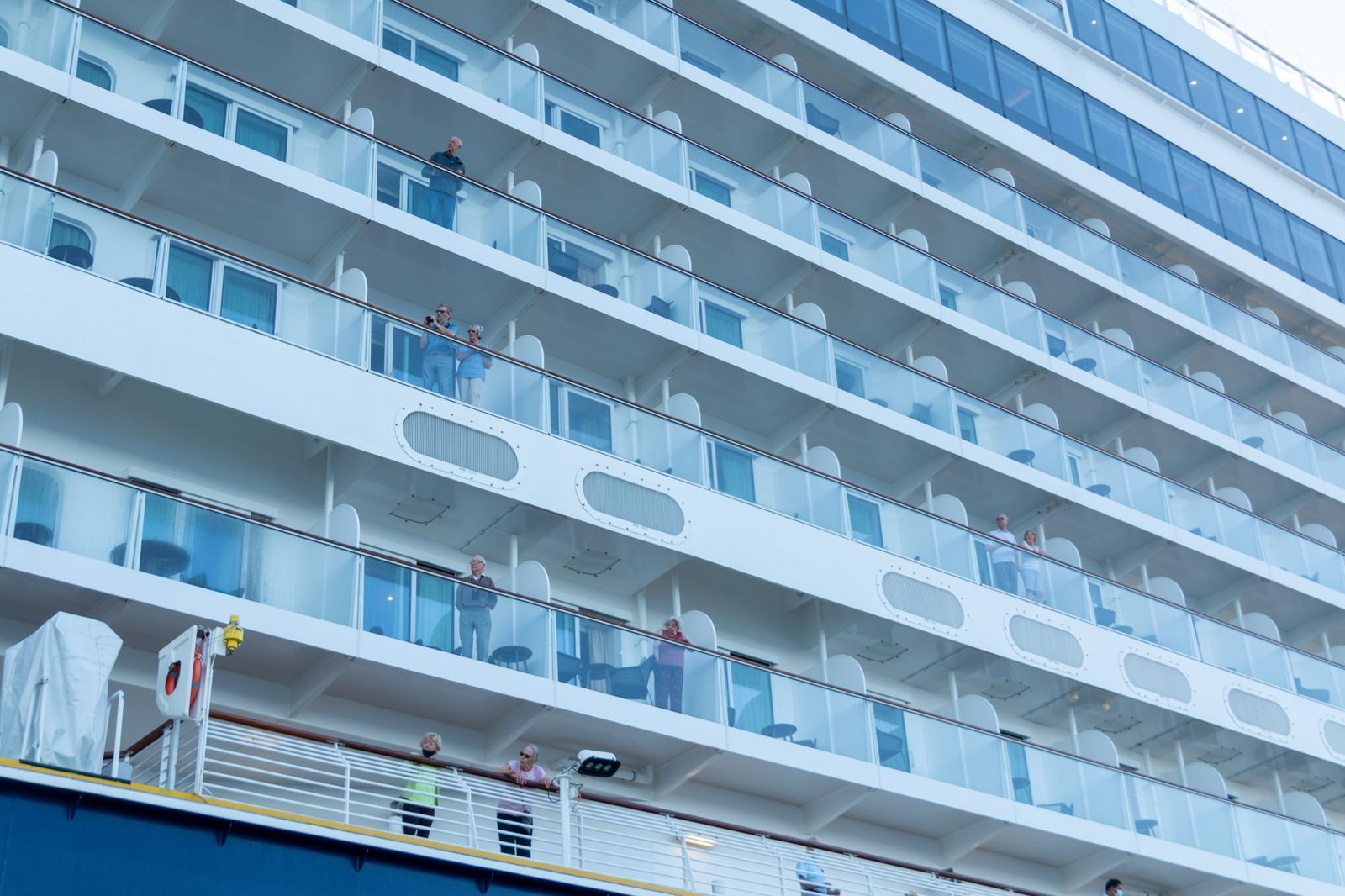 El Spirit Of Discovery inaugura la temporada de cruceros en el Puerto de Motril, en imágenes