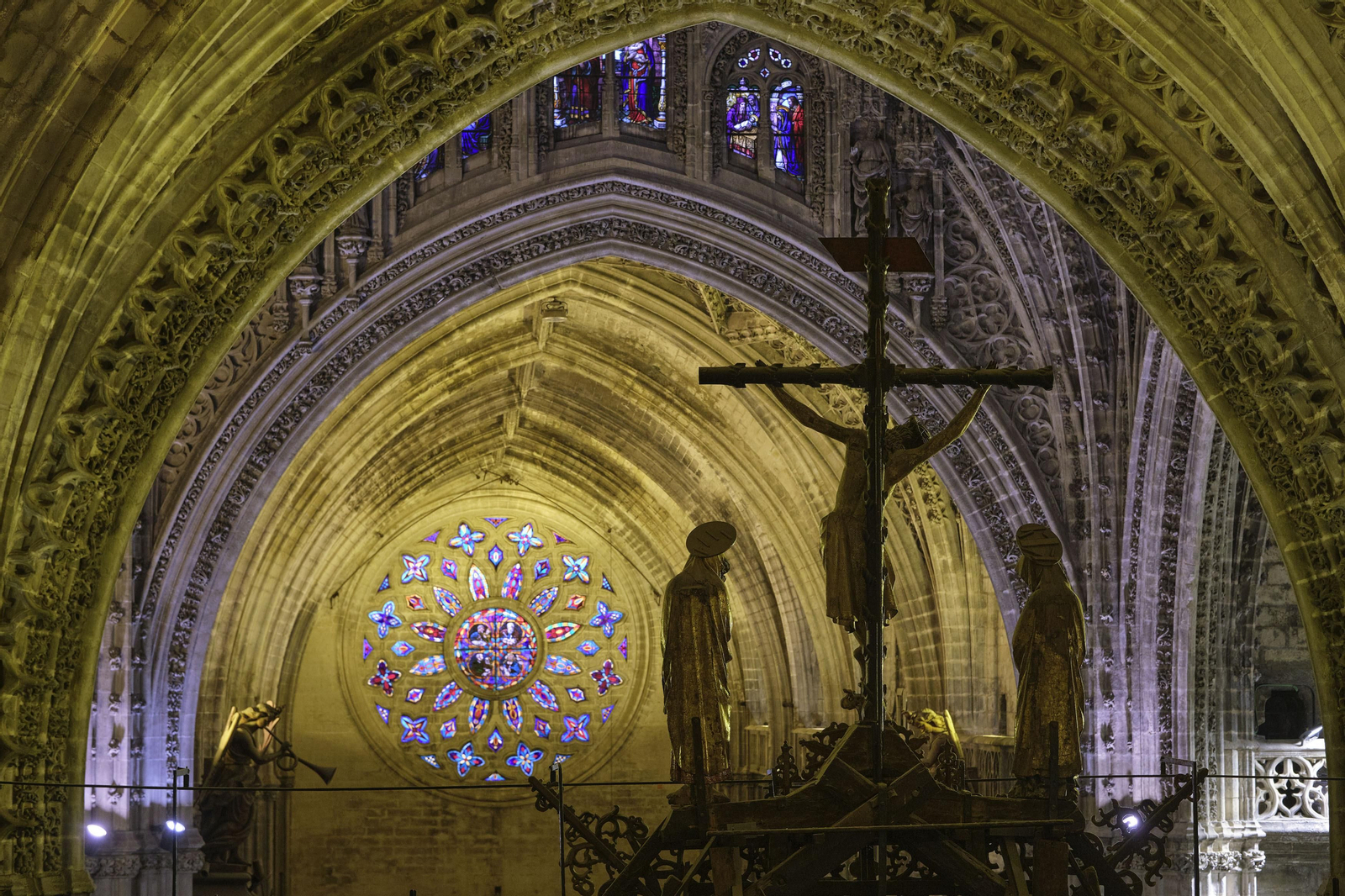 Recorrido de la visita por las cubiertas de la Catedral de Sevilla, al atardecer