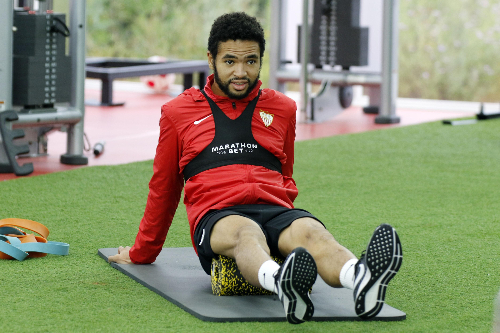 En-Nesyri, trabajando en una sesión de reforzamiento muscular.