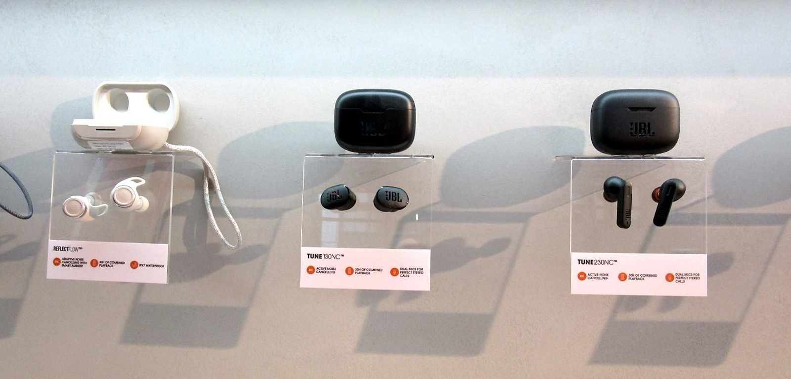 Auriculares bluetooth de JBL Reflect Flow, Tune 130NC y Tune 230NC