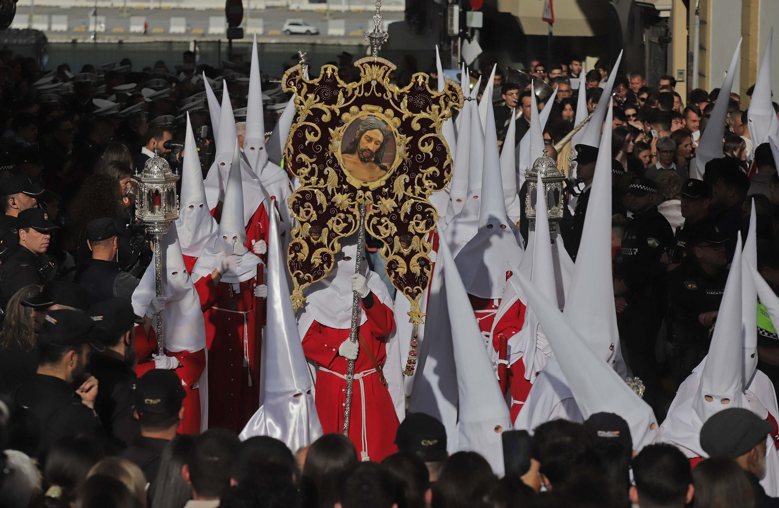 Fotos del Lunes Santo en Algeciras: La Columna