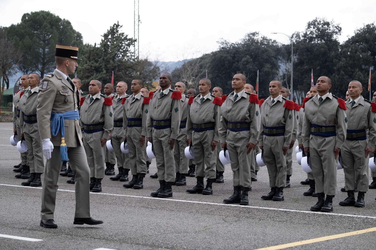 Entrega del 'Képi blanc' a los nuevos efectivos de la Legión Extranjera francesa en Ronda, en imágenes