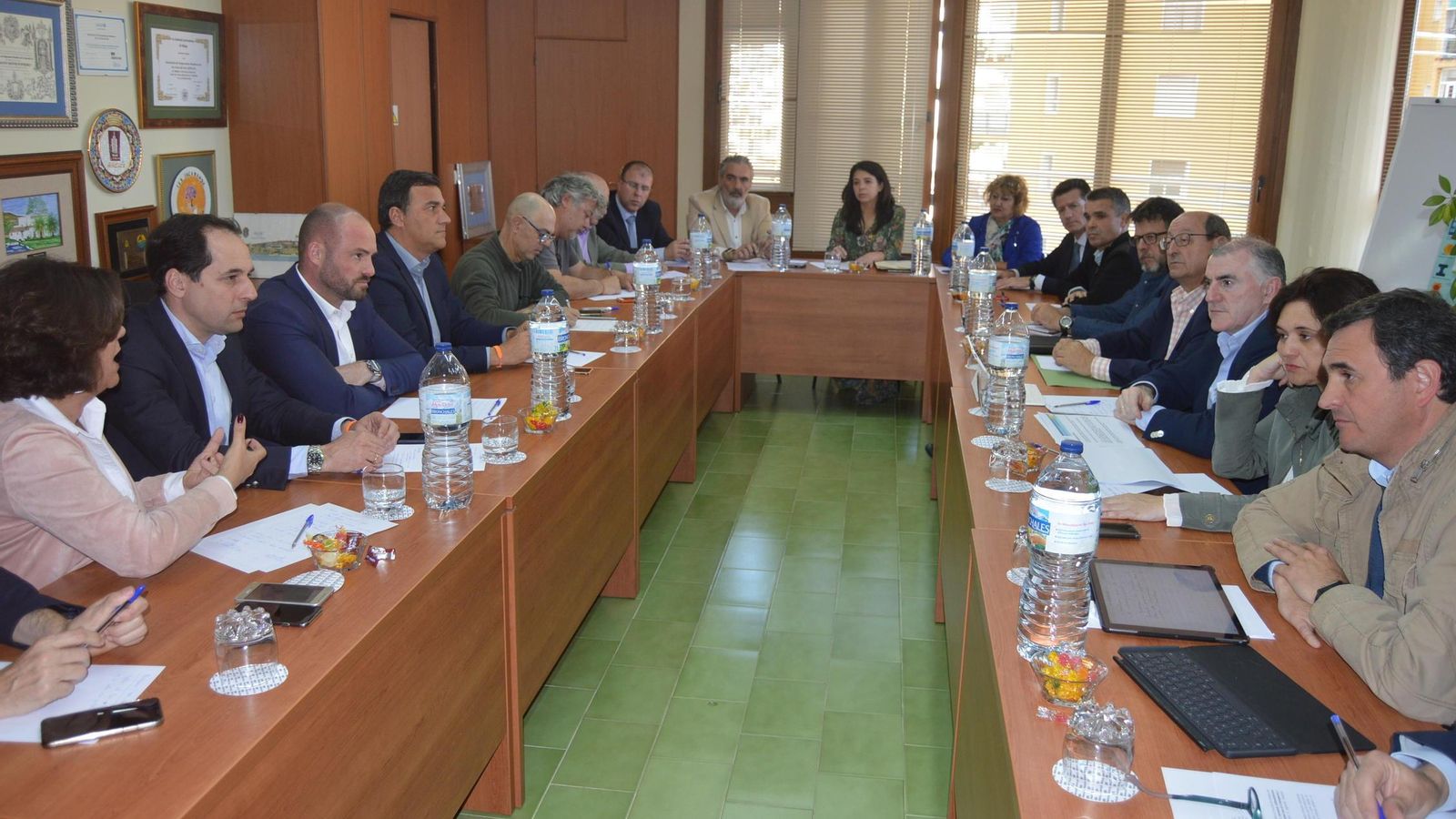 Reunión entre representantes de los partidos con la Plataforma por el Tren Litoral.