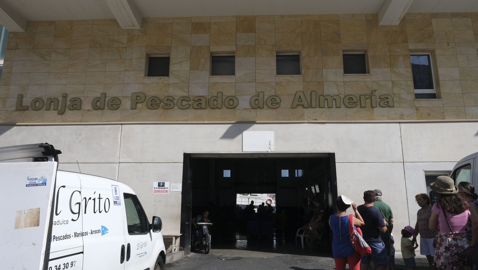 Imágenes de la visita guiada a la Lonja del Puerto Pesquero de Almería