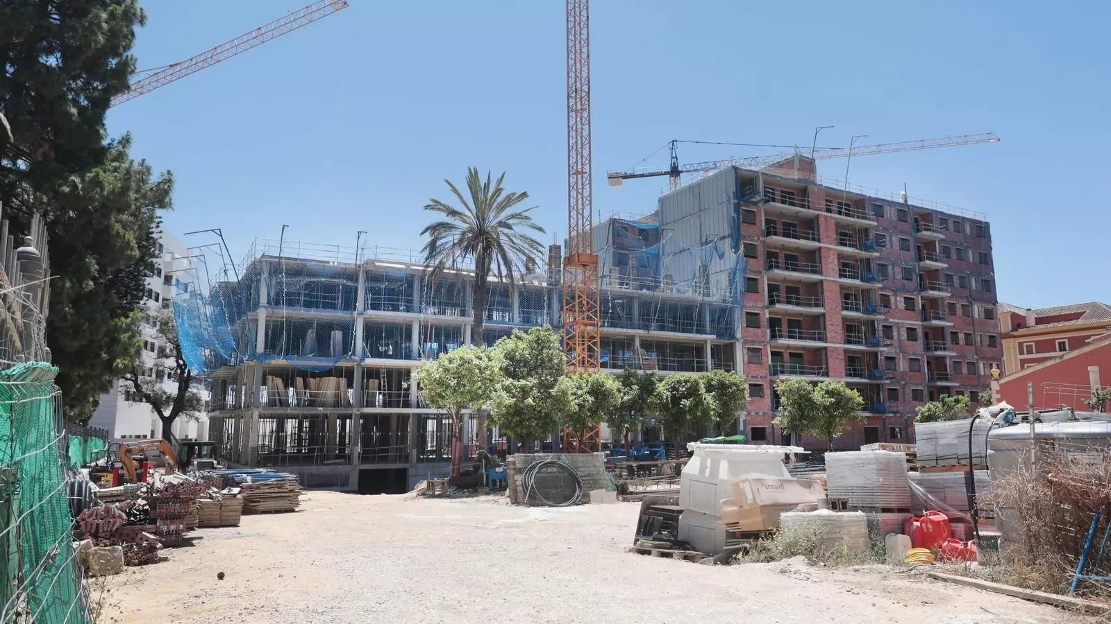 Obras de construcción de una promoción de viviendas en Jerez.