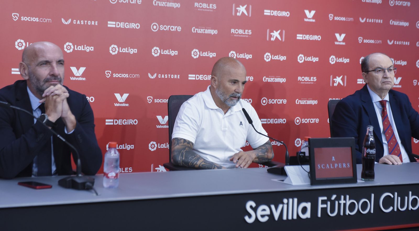 Las imágenes de la presentación de Sampaoli como nuevo entrenador del Sevilla