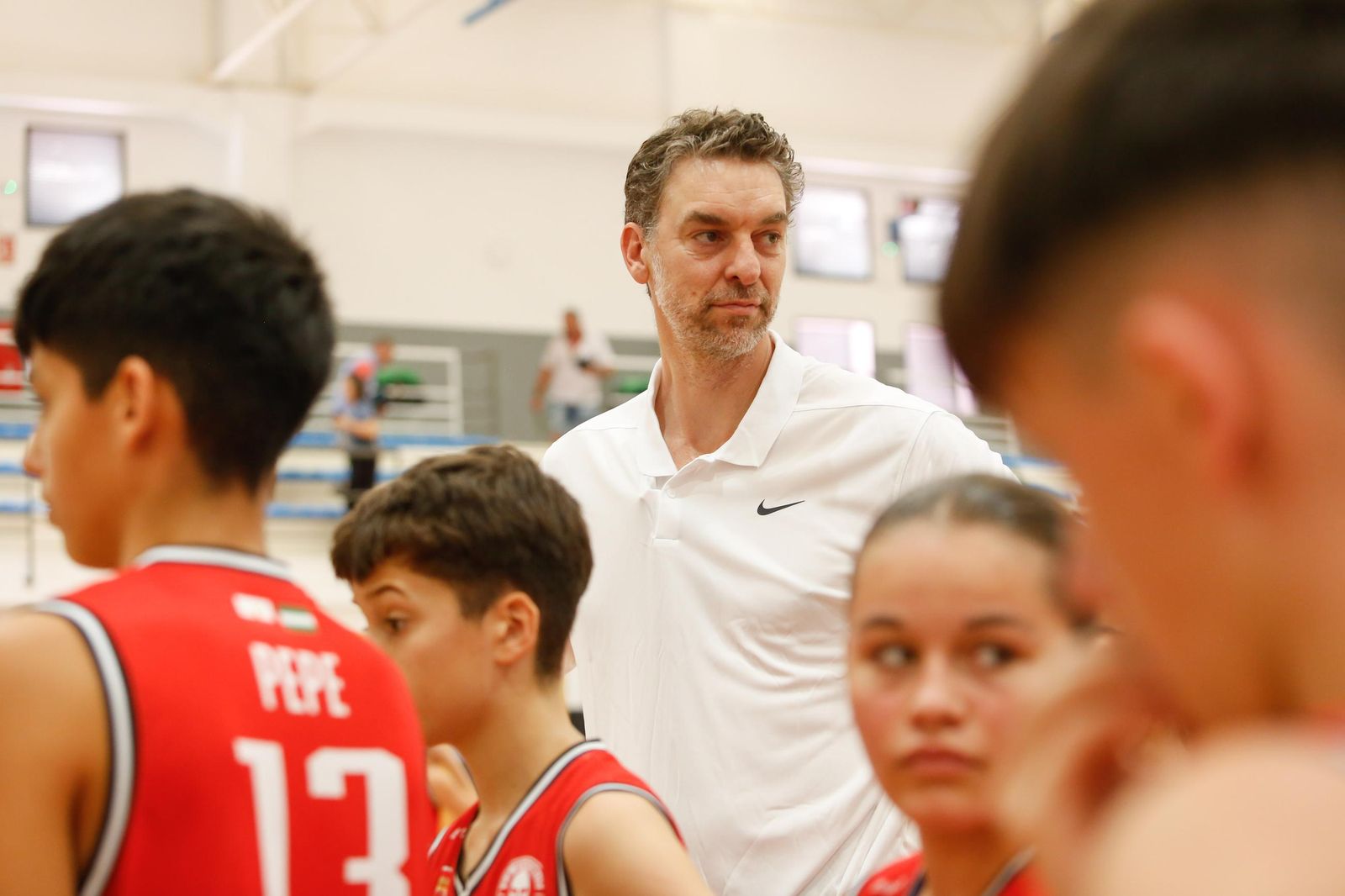Fotos del encuentro de Pau Gasol con niños en el pabellón de San Roque