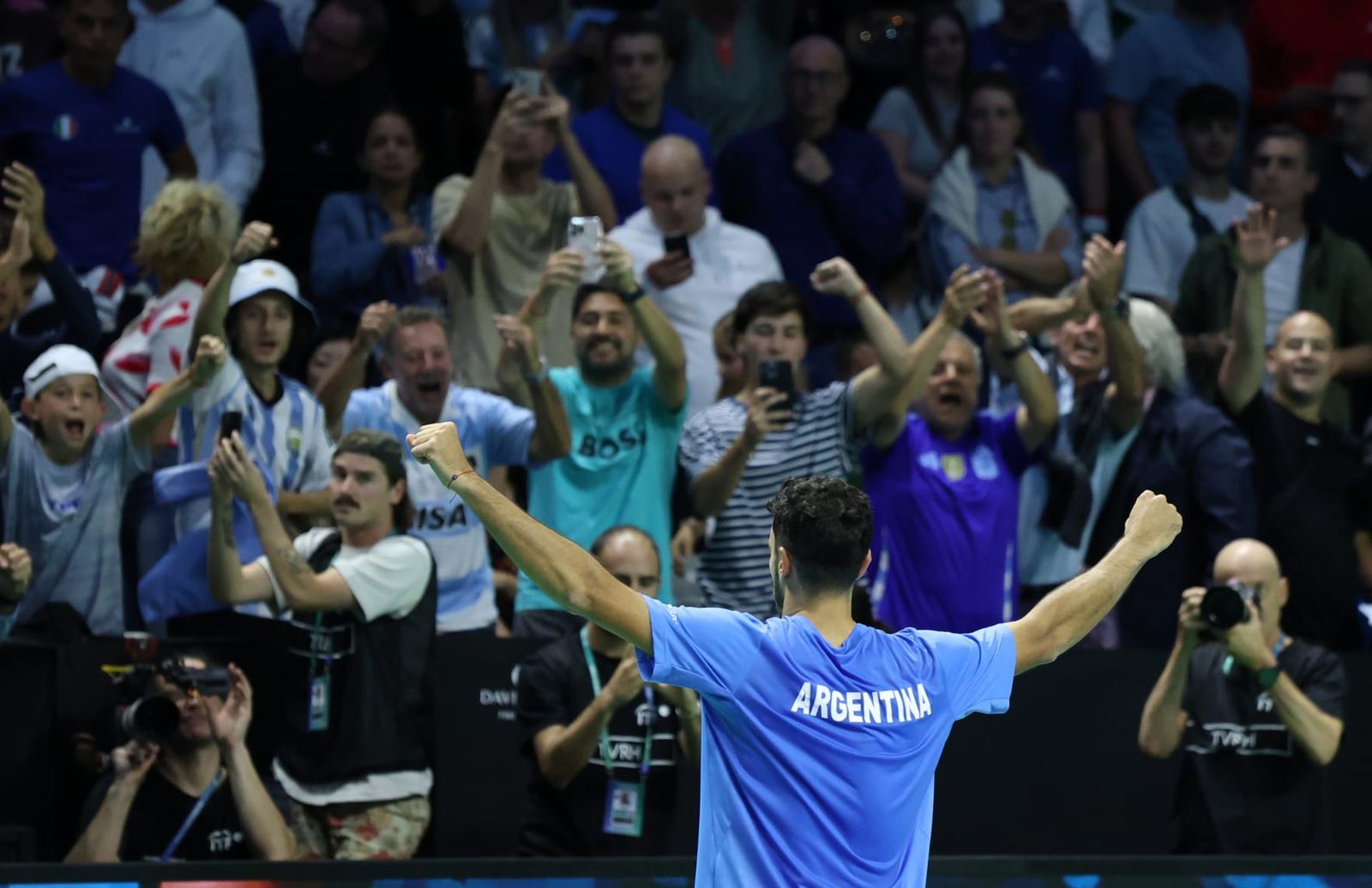 Copa Davis: Francisco Cerundolo pasa por encima de Musetti y Argentina domina 1-0