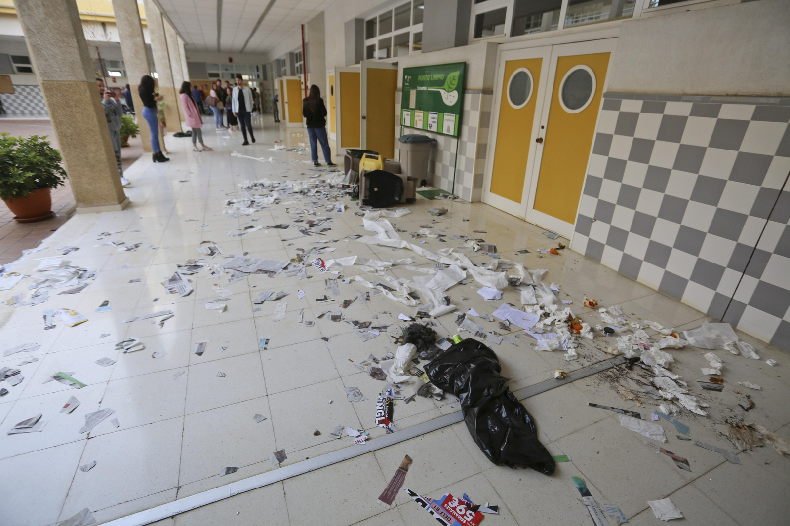 Fotos de la huelga de limpieza en la Universidad de Málaga