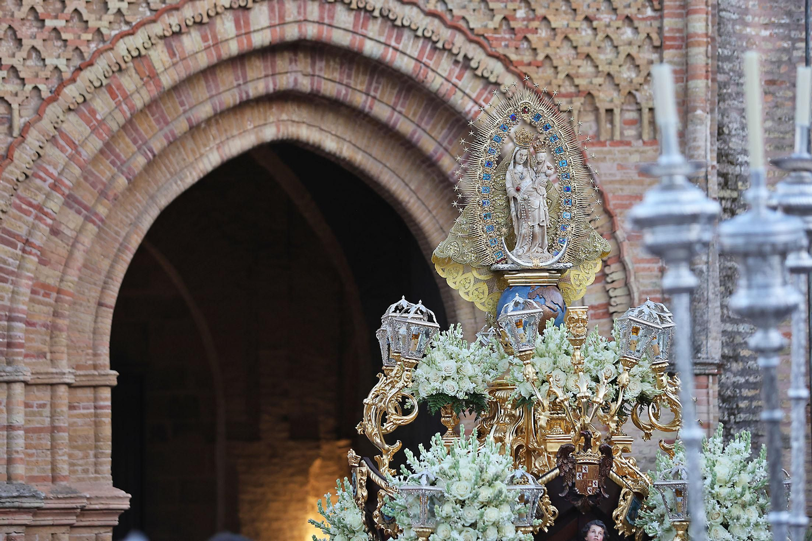 Imágenes de la procesión de Nuestra Señora de los Milagros en Palos de la Frontera Imágenes de la procesión de Nuestra Señora de los Milagros en Palos de la Frontera