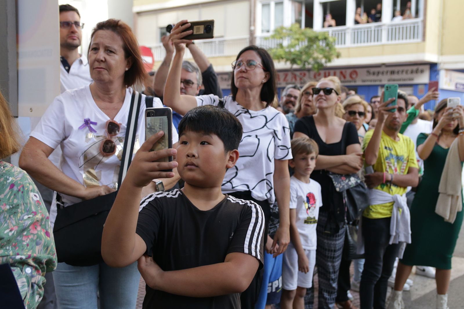 Imágenes de La Magna por las calles de Almería