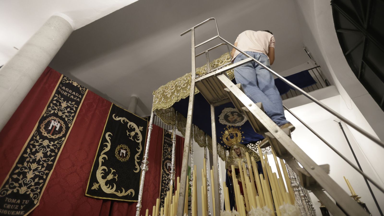 Preparativos en las iglesias de Algeciras para la Magna Mariana, en imágenes