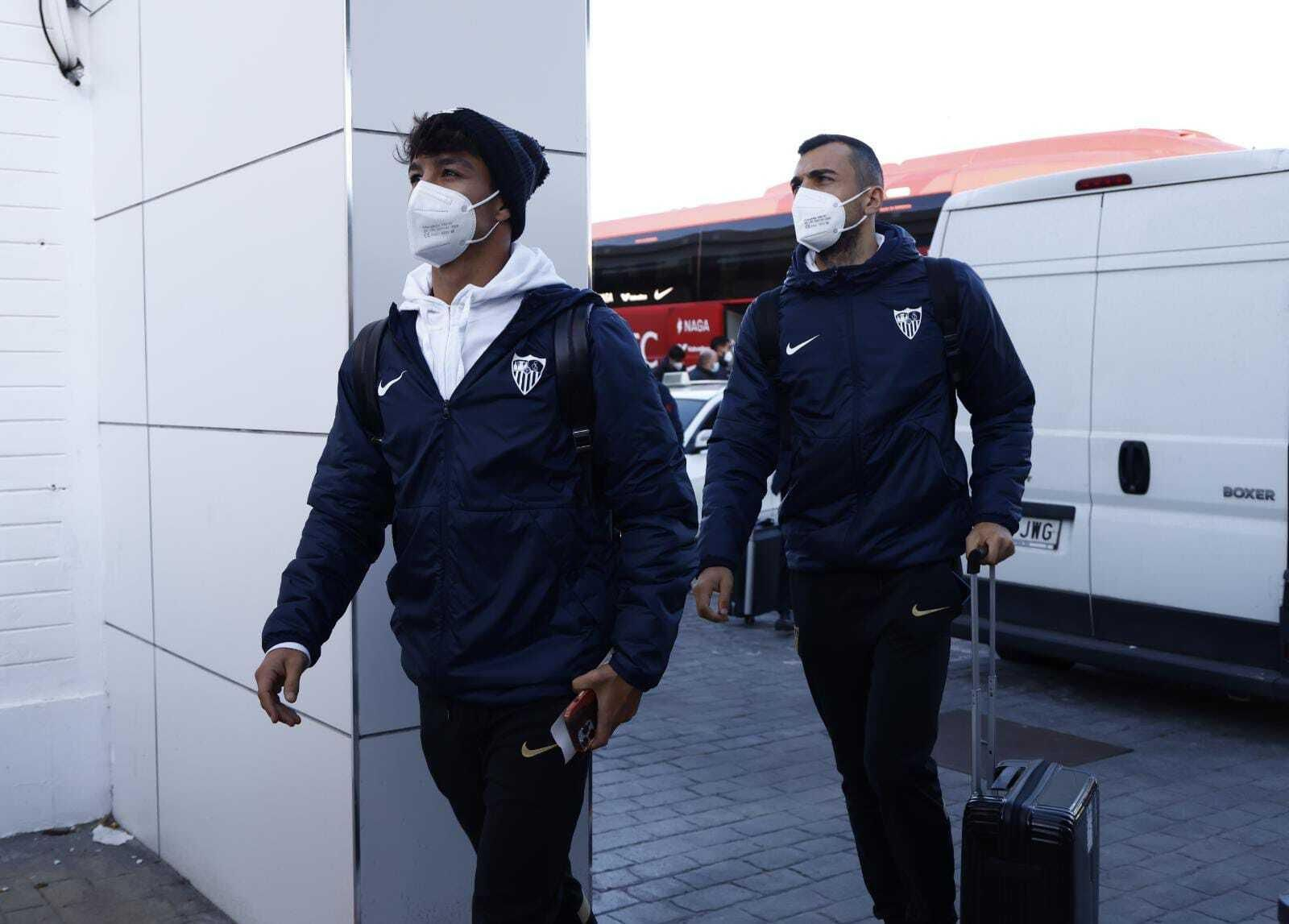 Óliver Torres y Joan Jordán antes de tomar el vuelo.